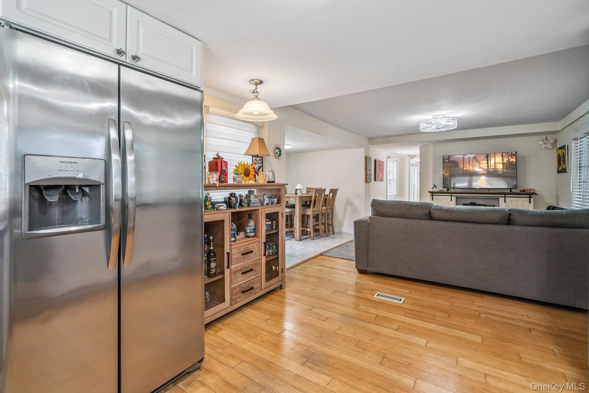 20 Betsy Ross Drive, Bohemia, NY 11716