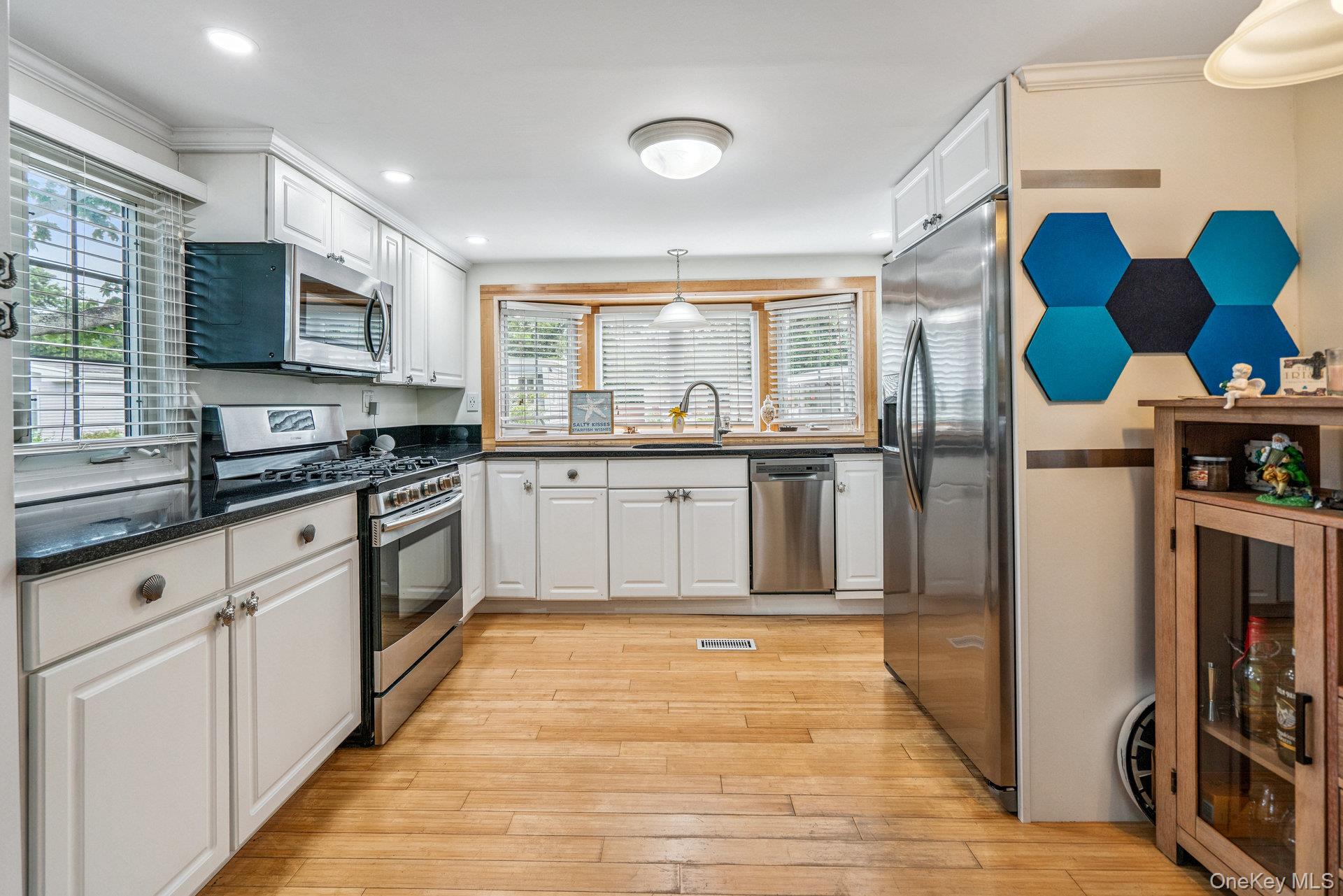 20 Betsy Ross Drive, Bohemia, NY 11716