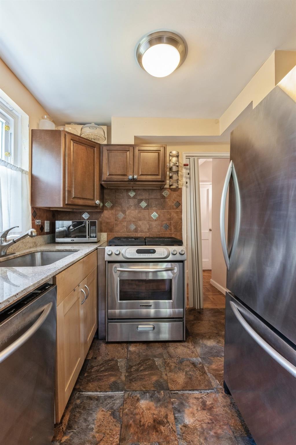 147-35 Village Road # 35D, Briarwood, NY 11435