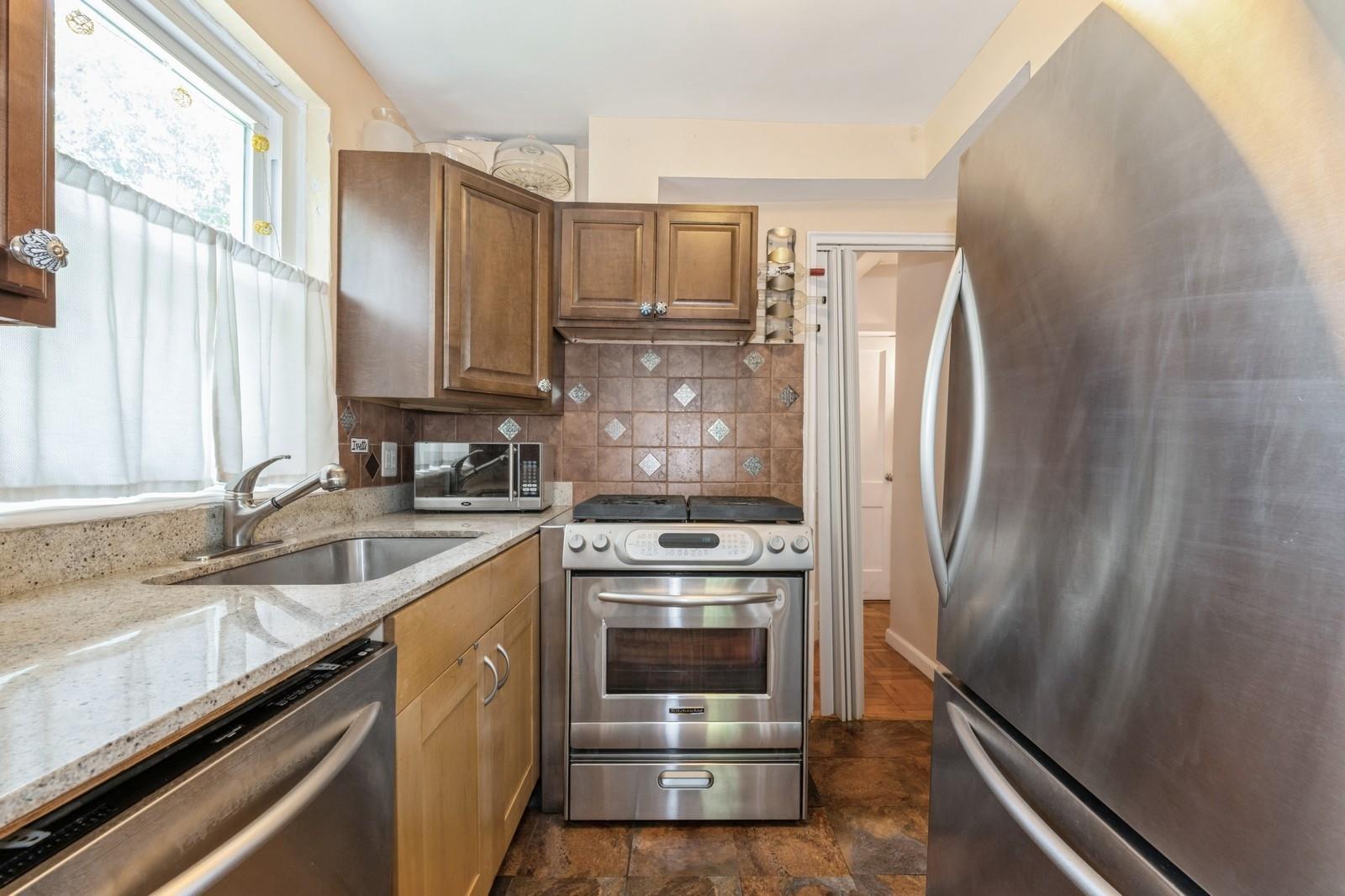 147-35 Village Road # 35D, Briarwood, NY 11435