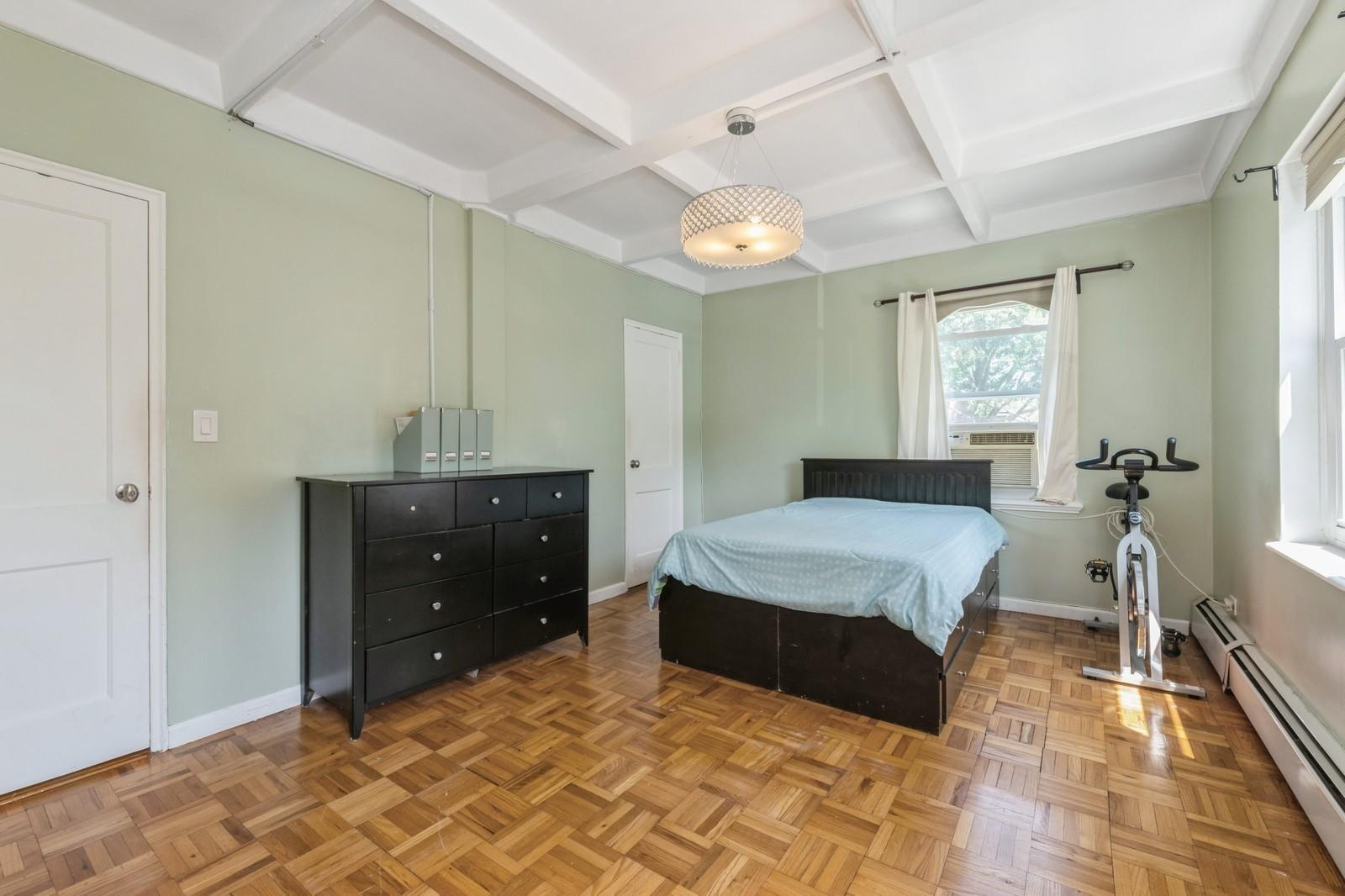 147-35 Village Road # 35D, Briarwood, NY 11435