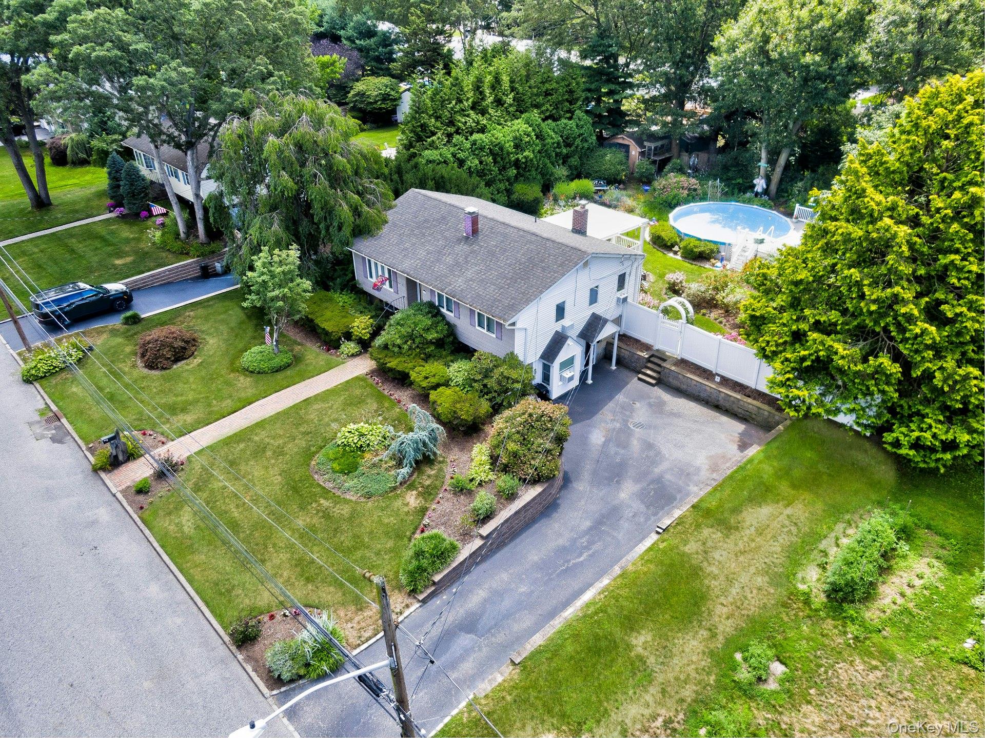 10 Dean Street, Port Jefferson Station, NY 11776