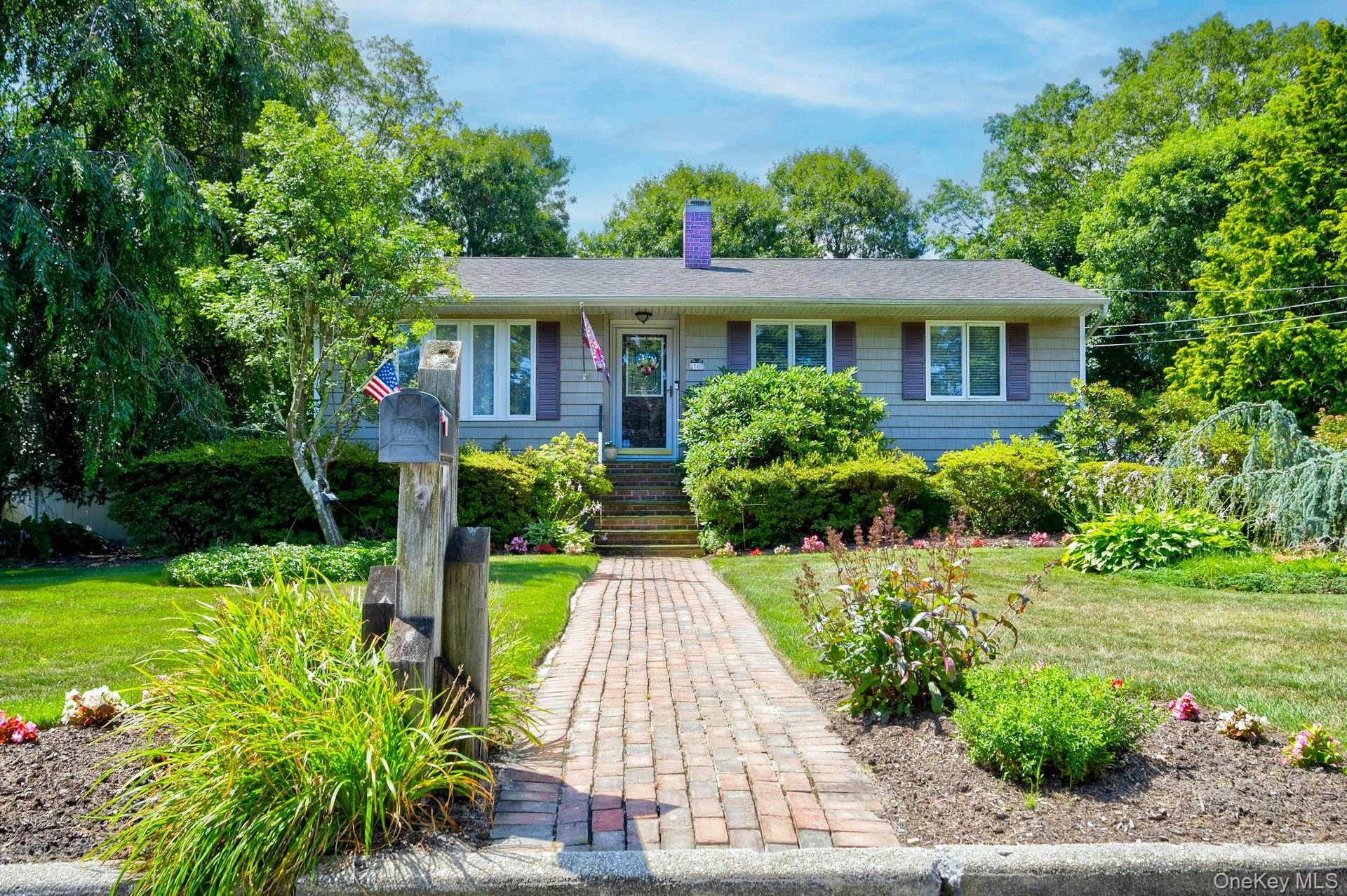 10 Dean Street, Port Jefferson Station, NY 11776