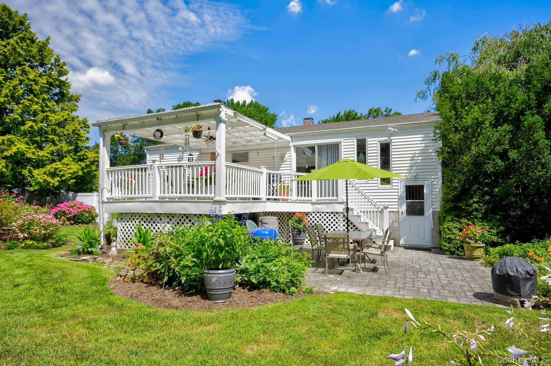 10 Dean Street, Port Jefferson Station, NY 11776