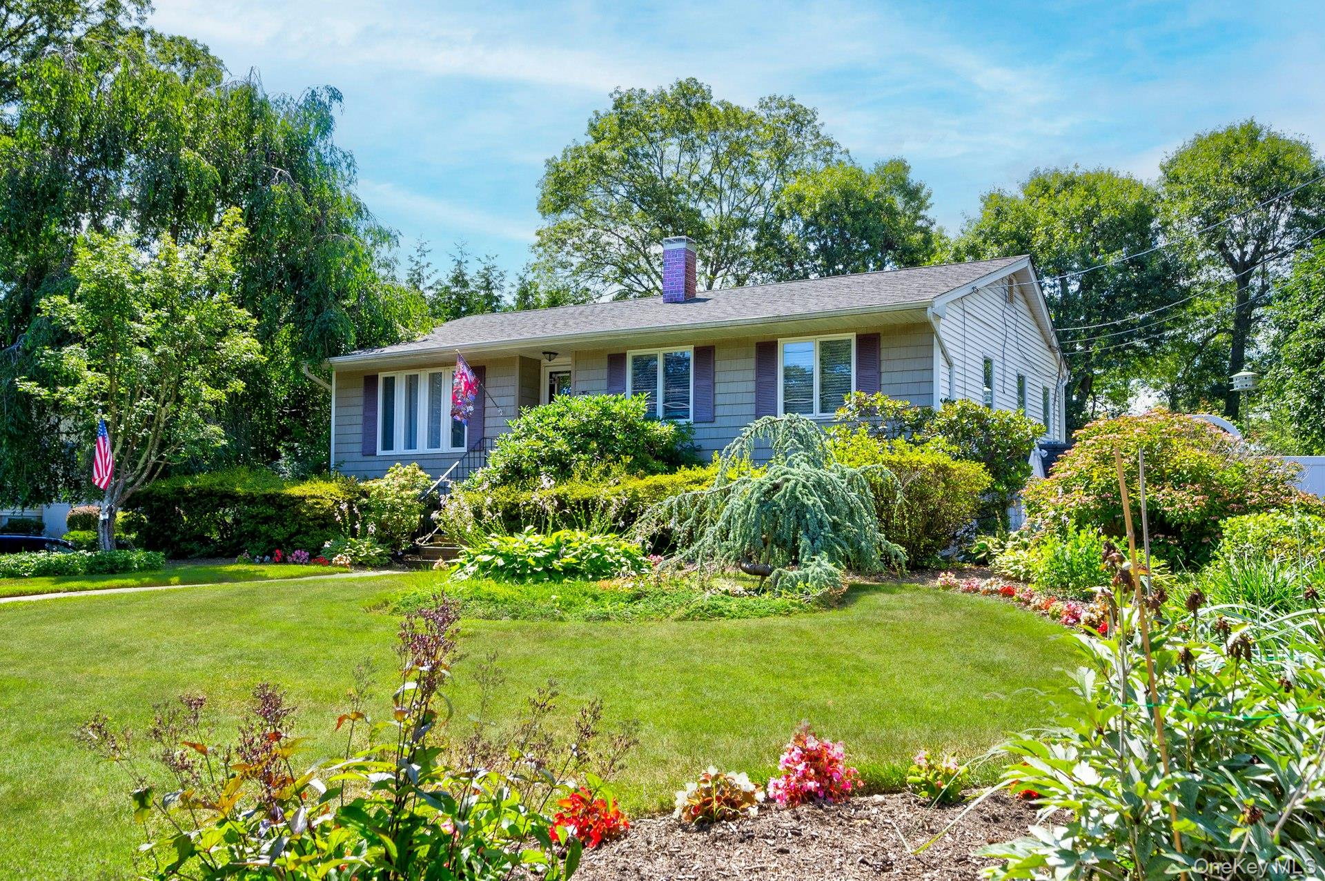 10 Dean Street, Port Jefferson Station, NY 11776