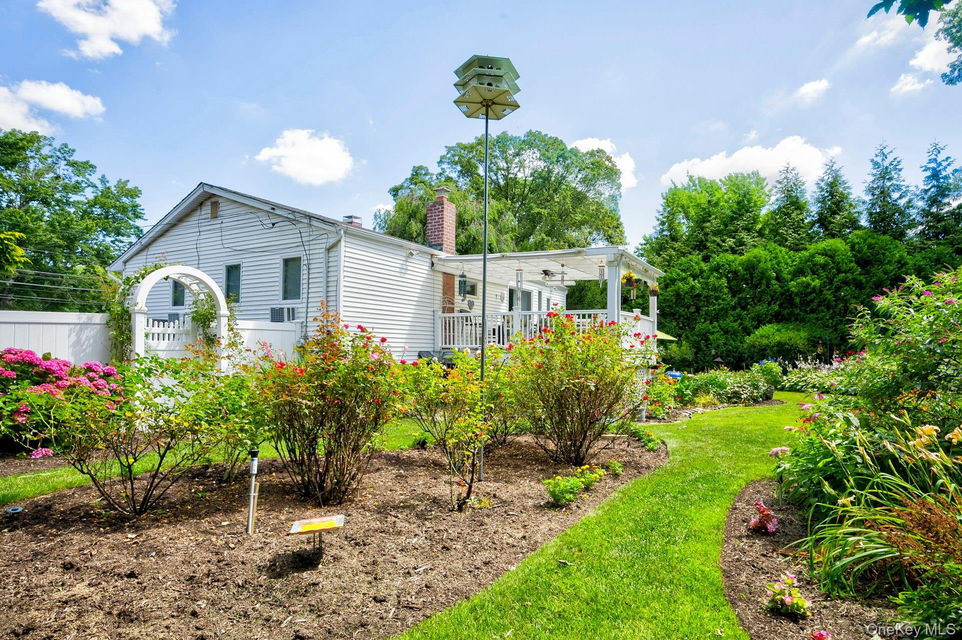 10 Dean Street, Port Jefferson Station, NY 11776