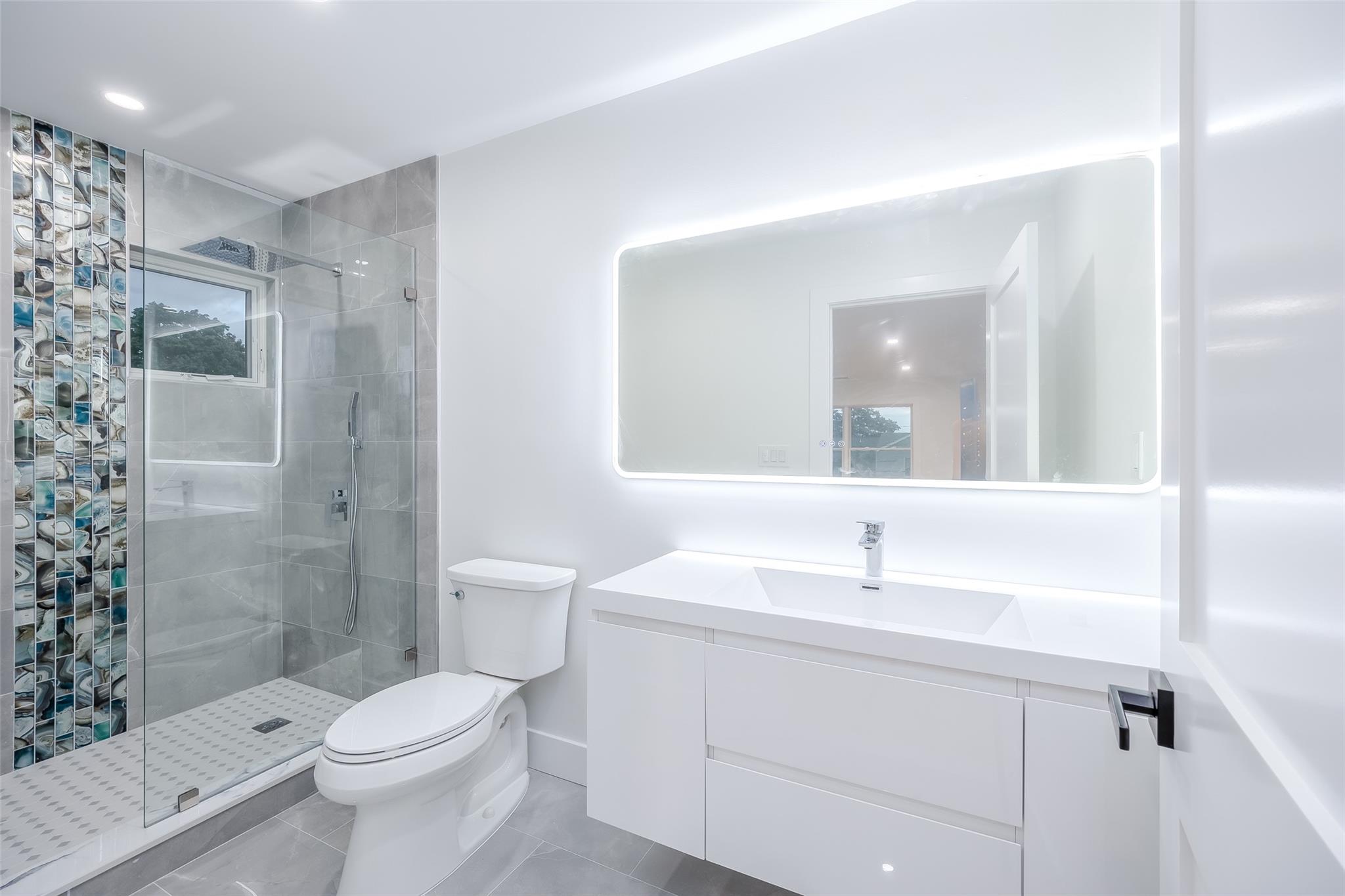 9 Friends Lane, Westbury, NY 11590