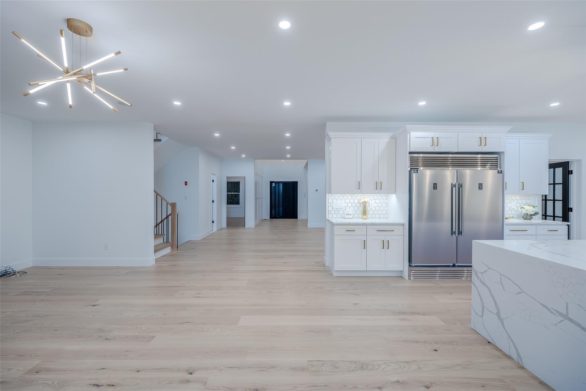 9 Friends Lane, Westbury, NY 11590