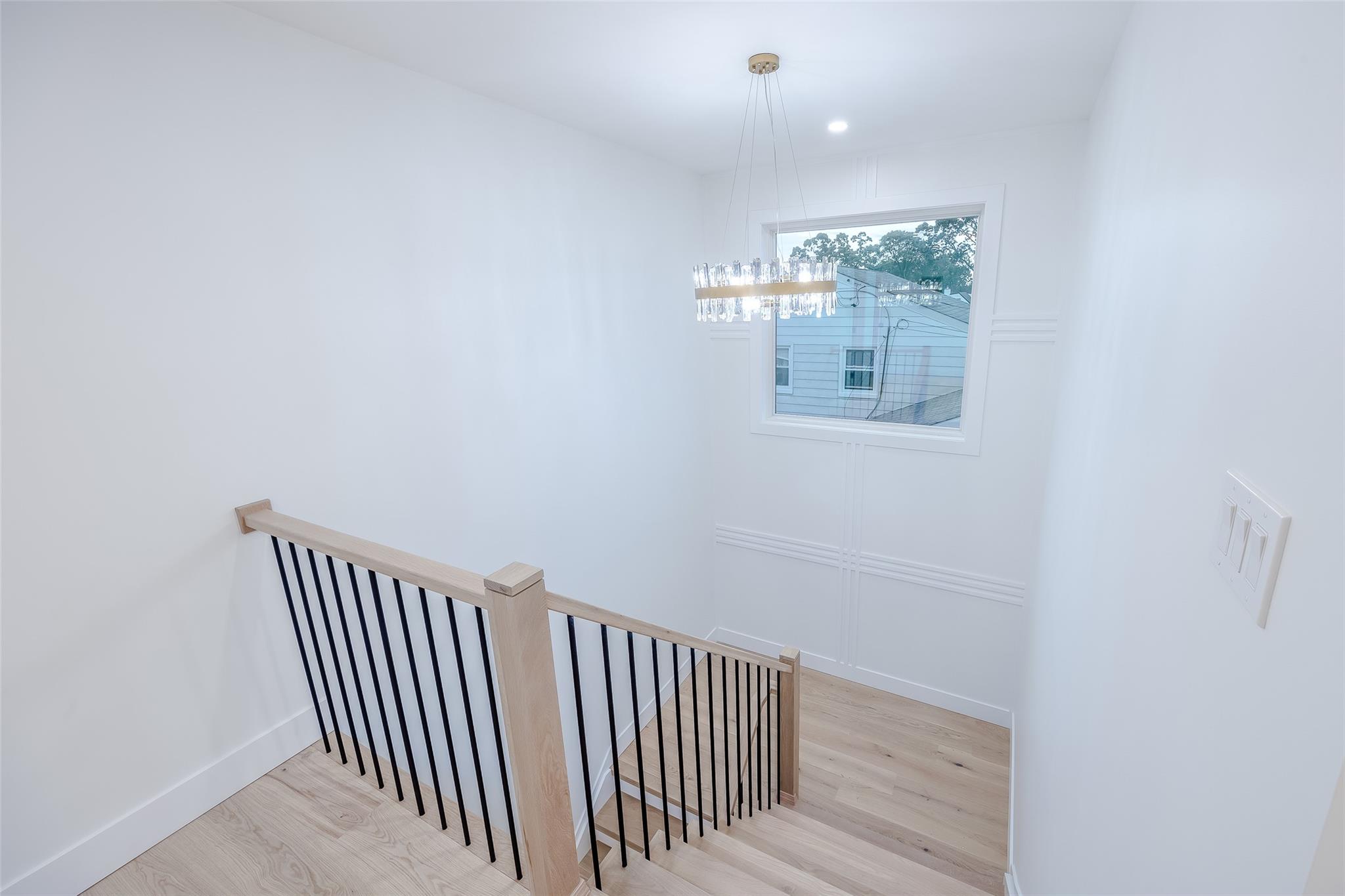 9 Friends Lane, Westbury, NY 11590