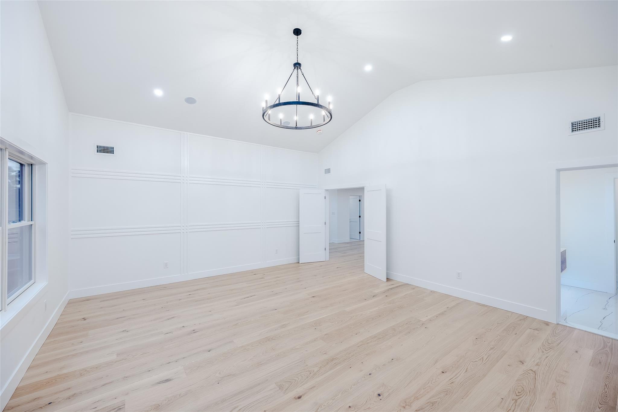 9 Friends Lane, Westbury, NY 11590