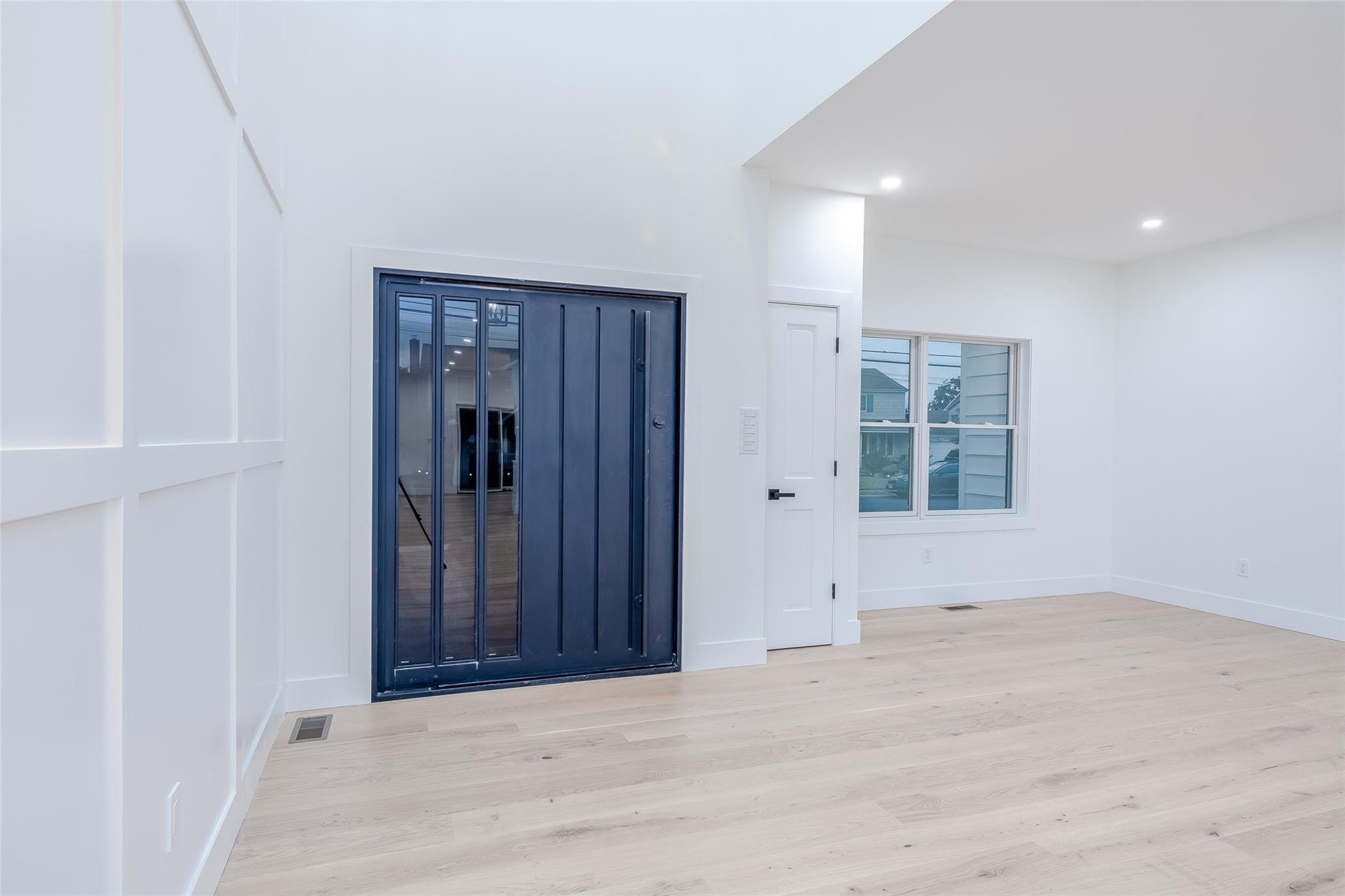 9 Friends Lane, Westbury, NY 11590