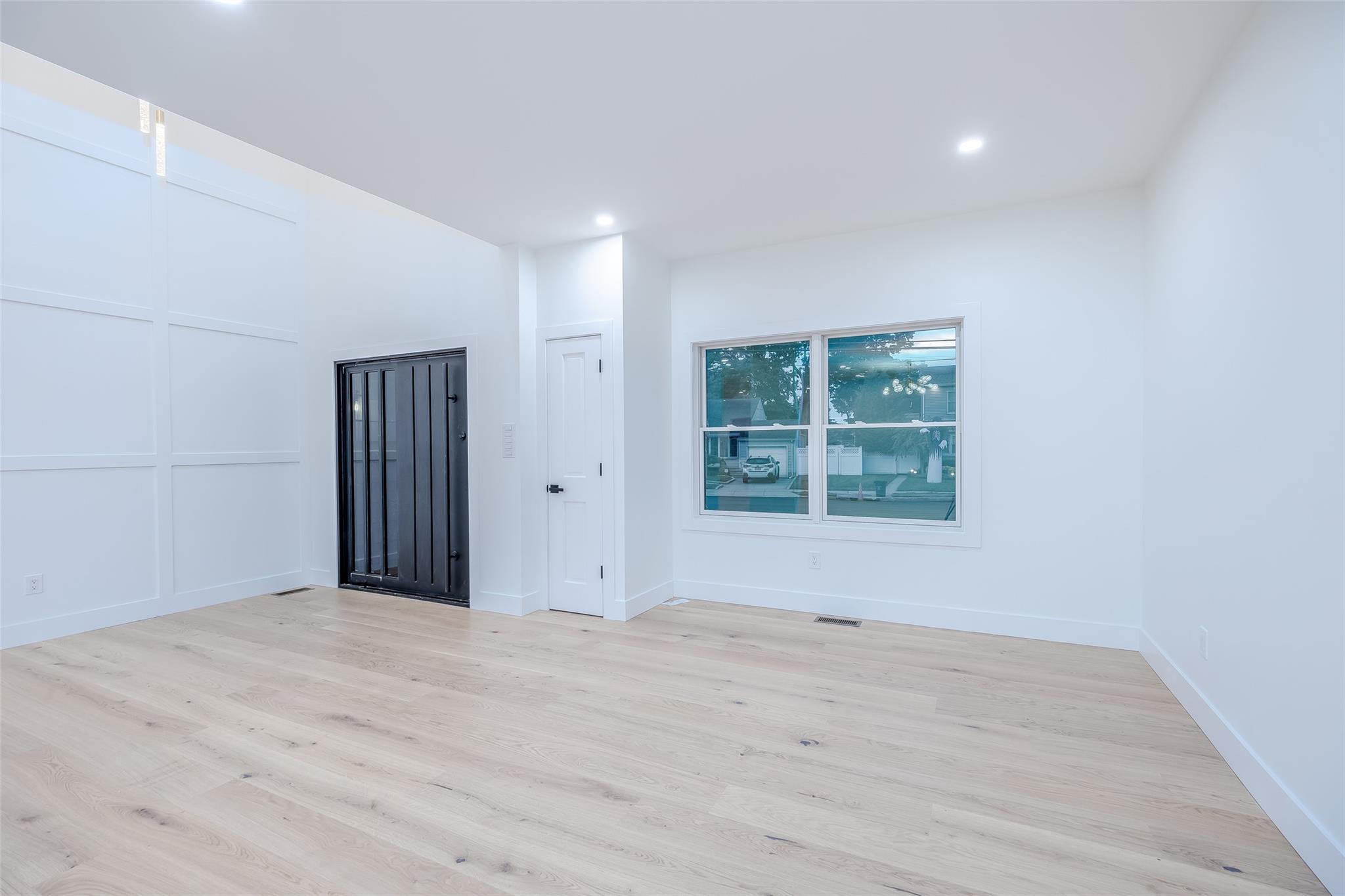 9 Friends Lane, Westbury, NY 11590