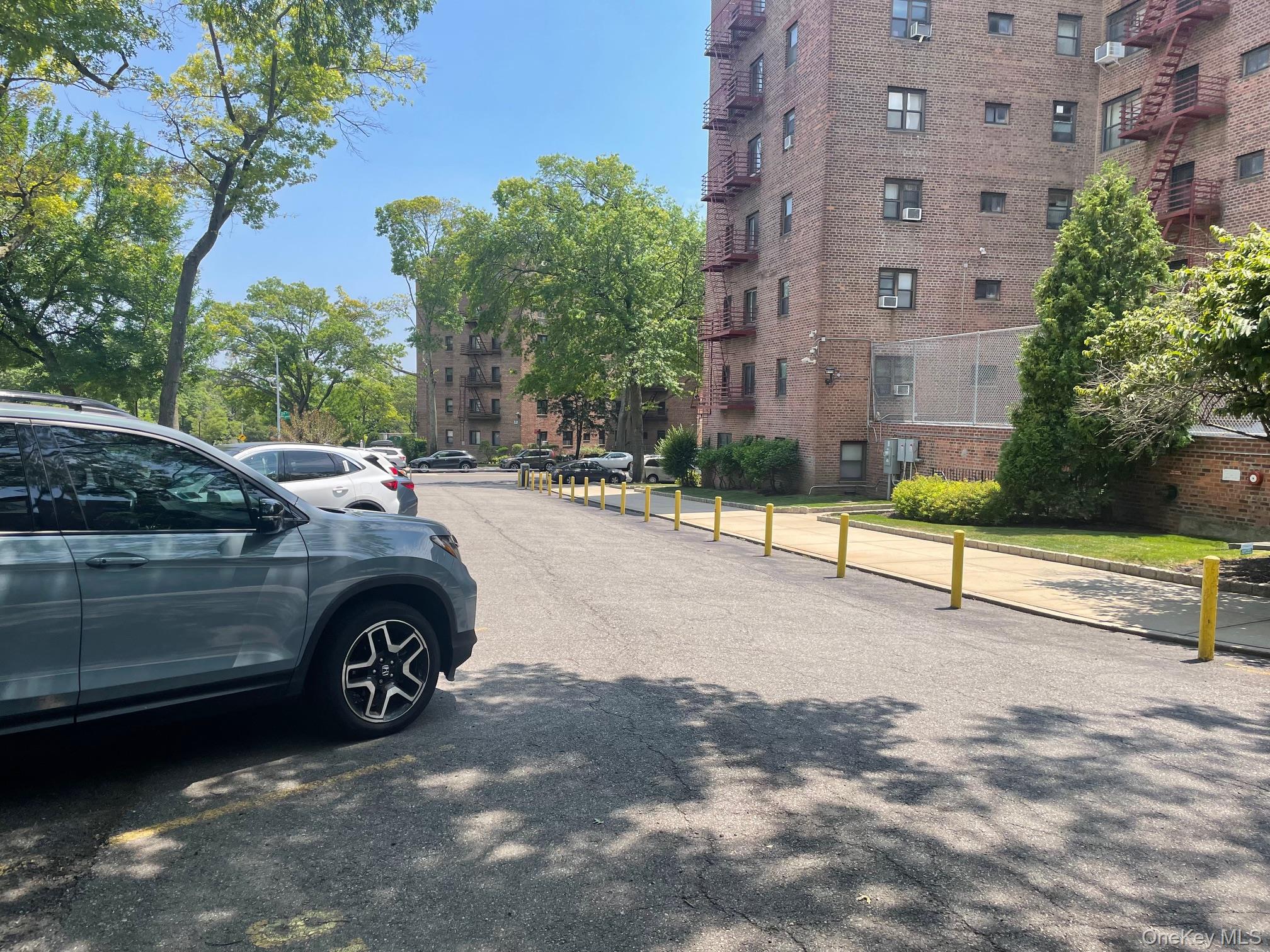 86-70 Francis Lewis Blvd # B-56, Queens Village, NY 11427
