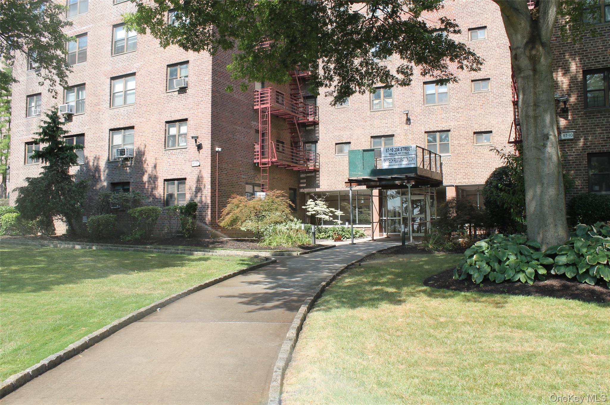 86-70 Francis Lewis Blvd # B-56, Queens Village, NY 11427