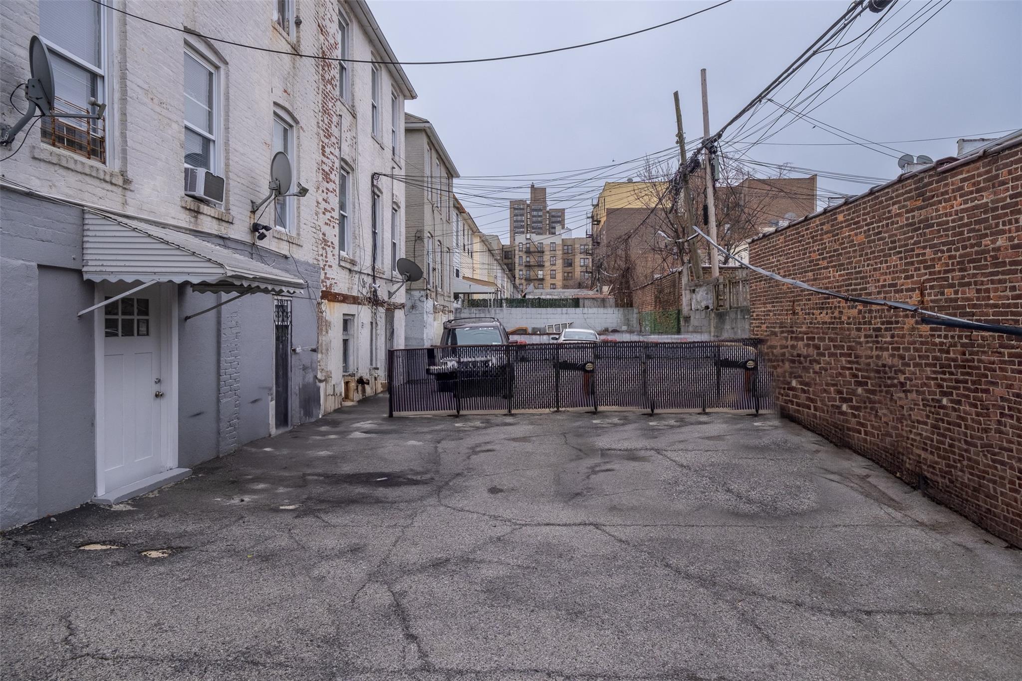 2541 Holland Avenue, Bronx, NY 10467