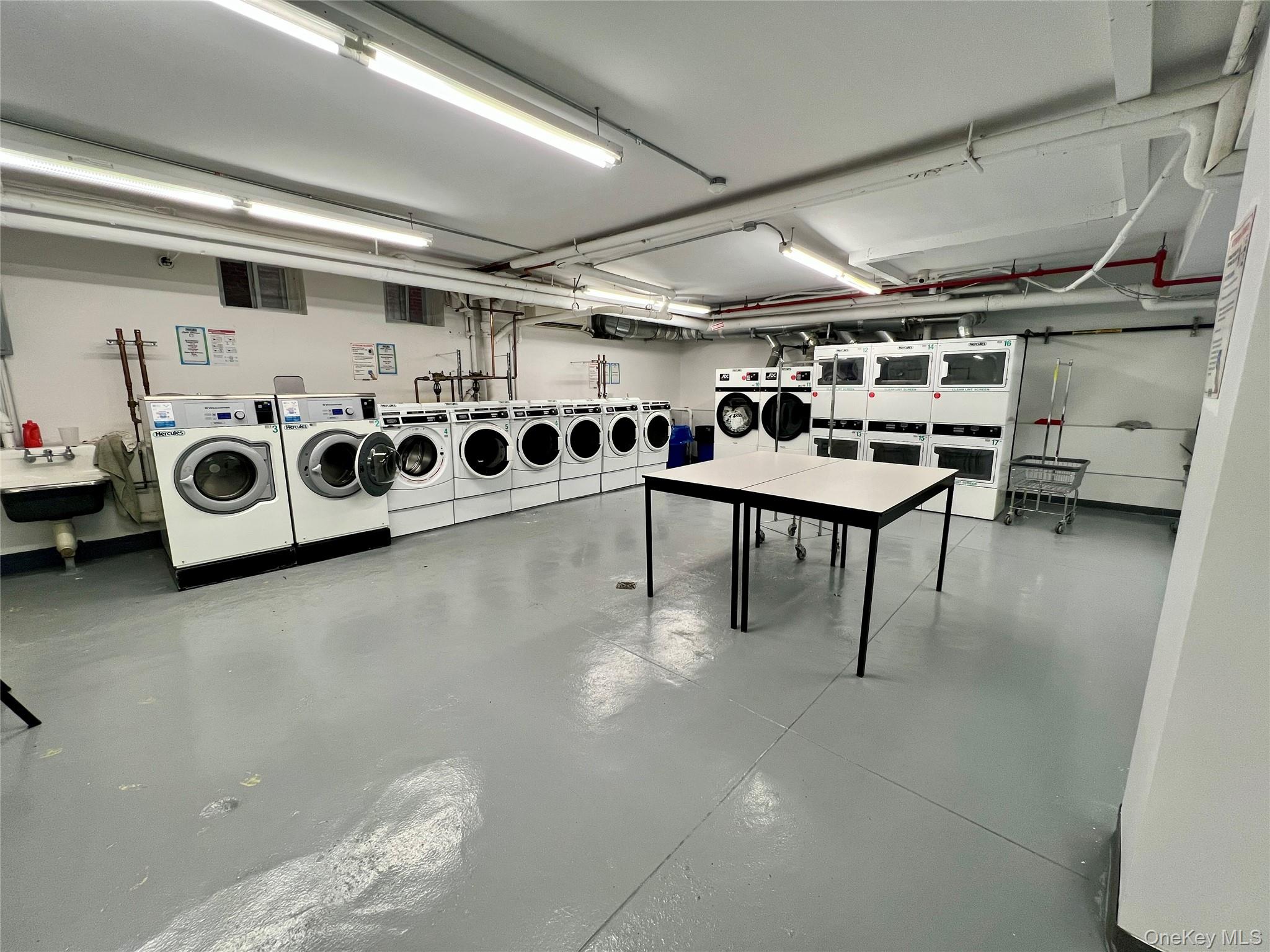 4222 KETCHAM Street # F16, Elmhurst, NY 11373