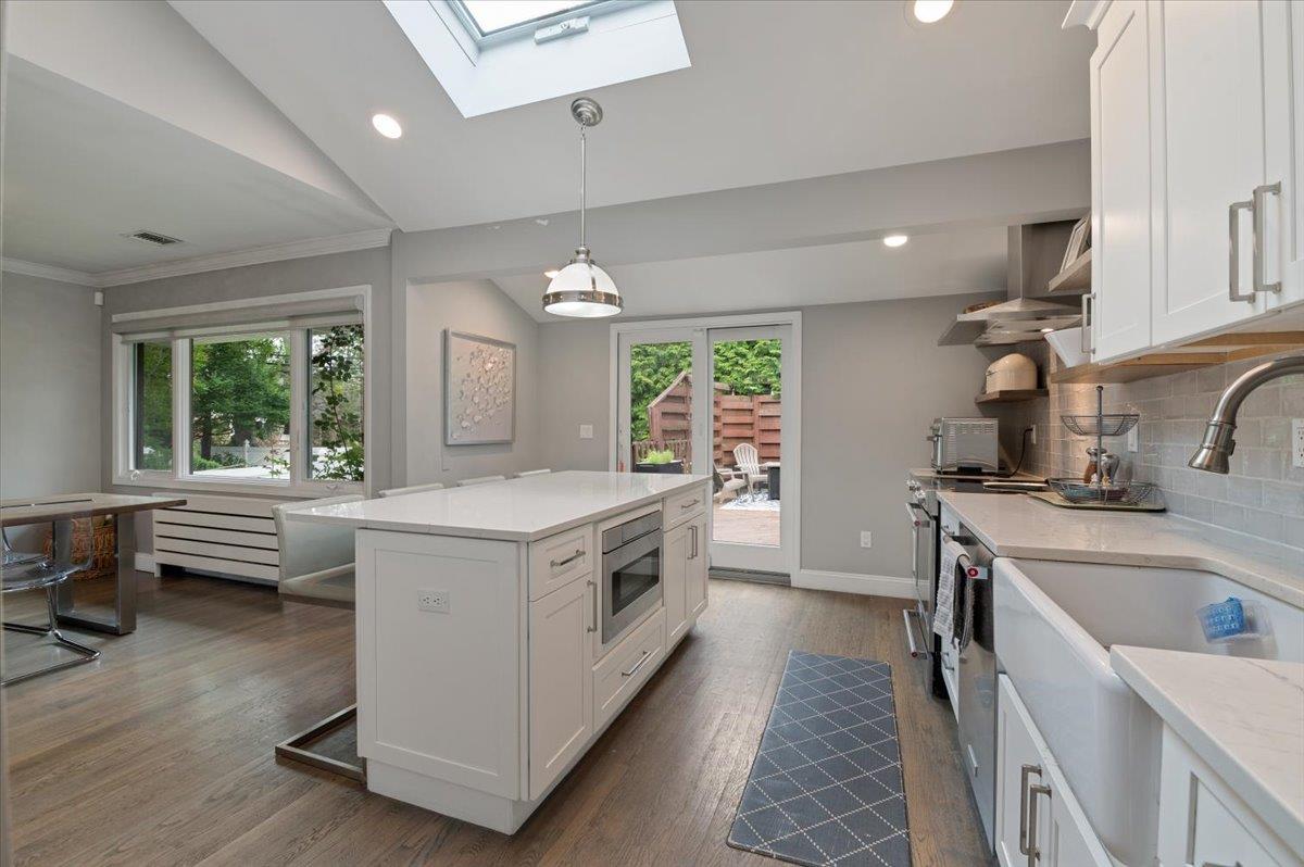 47 Winthrop Road, Plainview, NY 11803