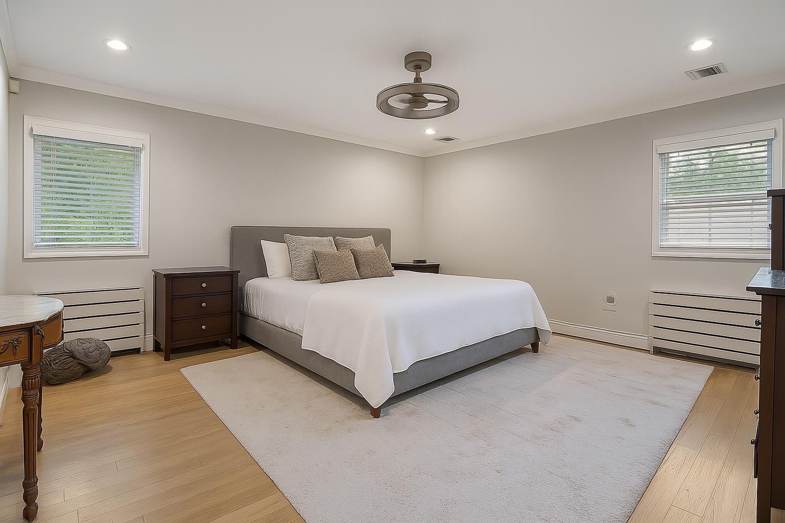 47 Winthrop Road, Plainview, NY 11803