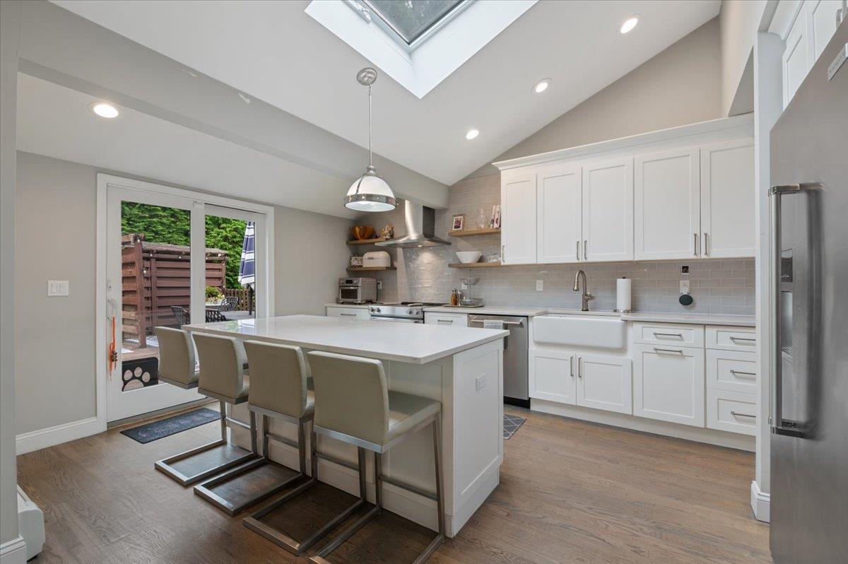 47 Winthrop Road, Plainview, NY 11803