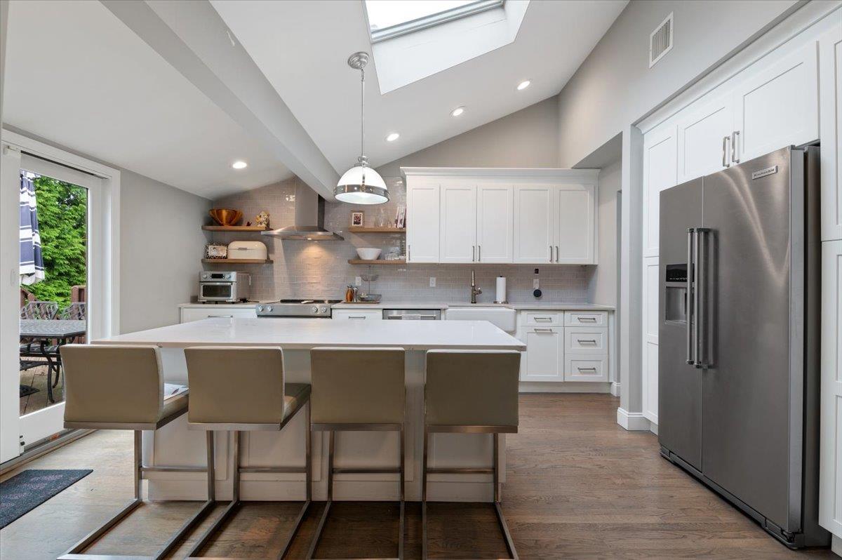 47 Winthrop Road, Plainview, NY 11803