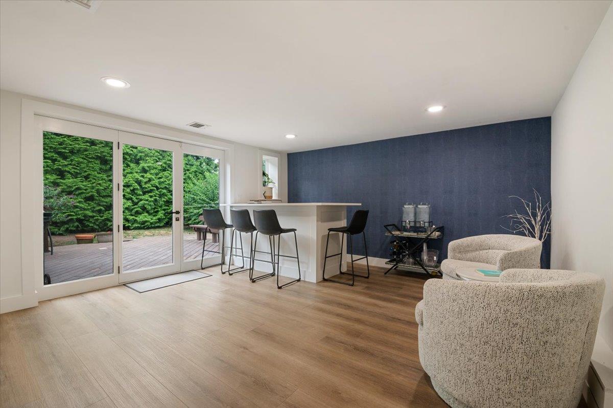 47 Winthrop Road, Plainview, NY 11803