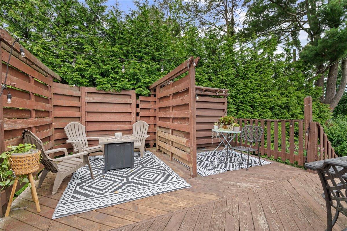 47 Winthrop Road, Plainview, NY 11803