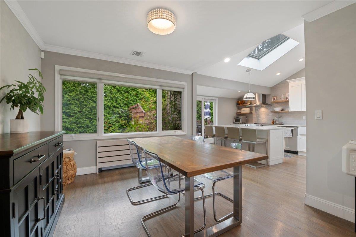 47 Winthrop Road, Plainview, NY 11803