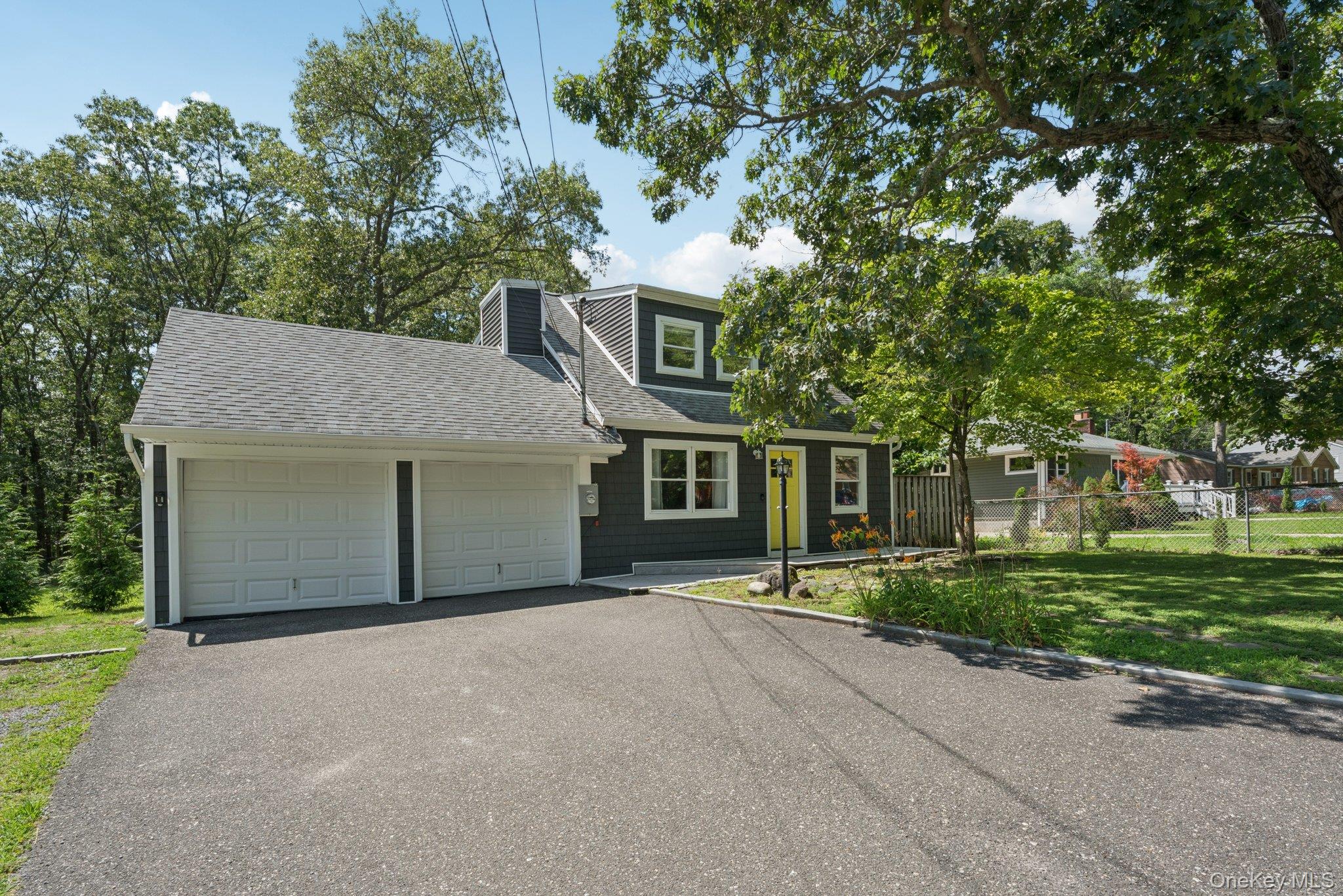 100 Panamoka Trail, Ridge, NY 11961