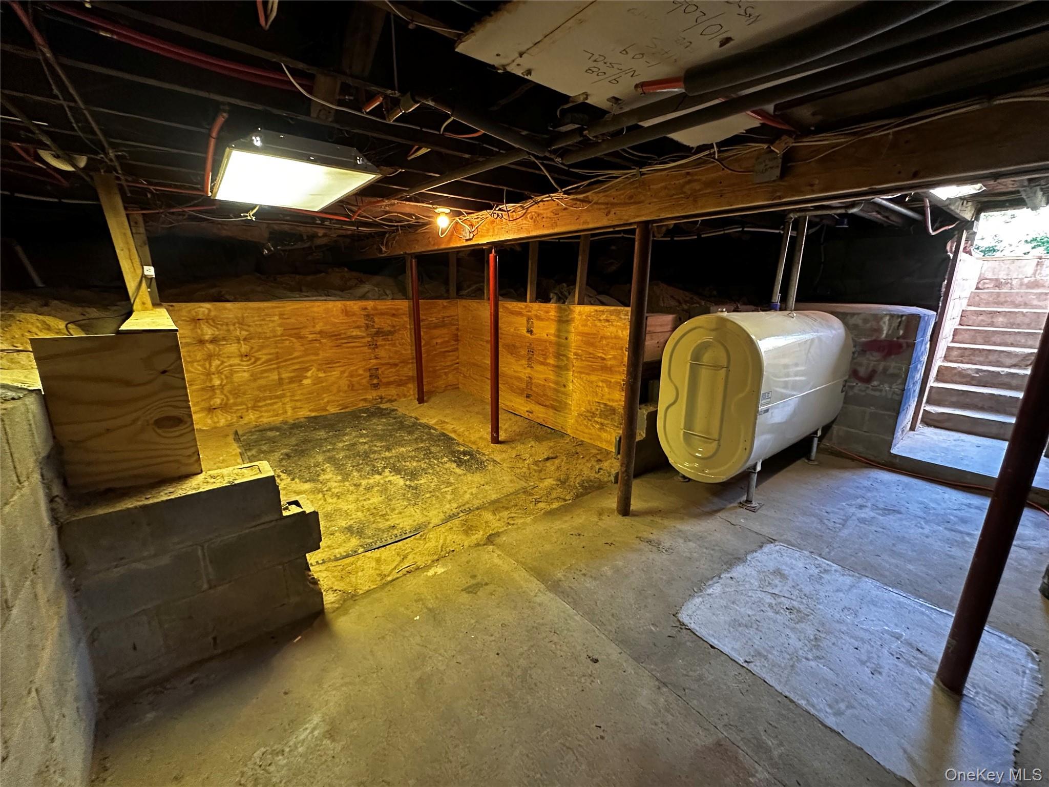 100 Panamoka Trail, Ridge, NY 11961