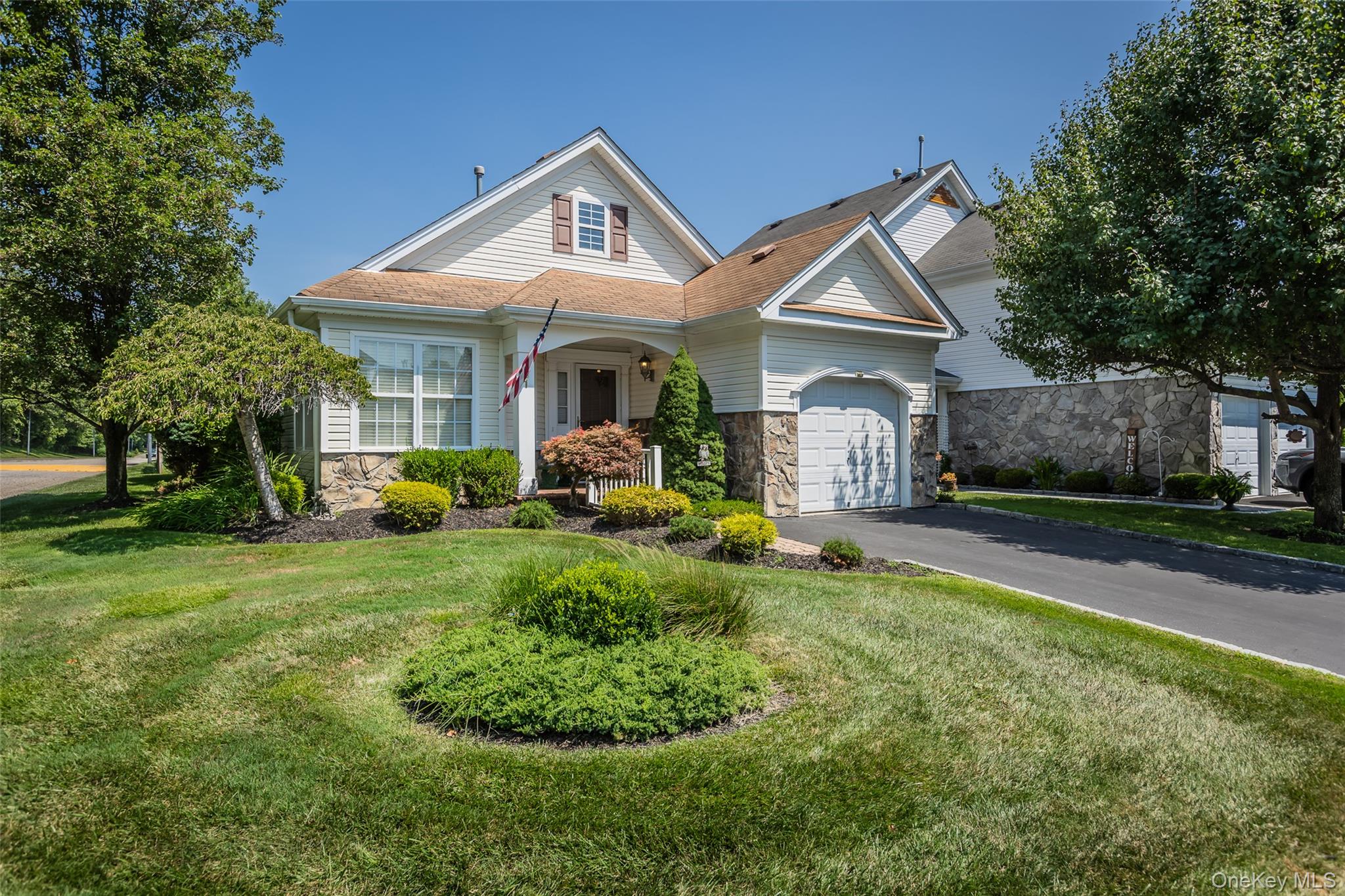 1 Kate Circle, Middle Island, NY 11953