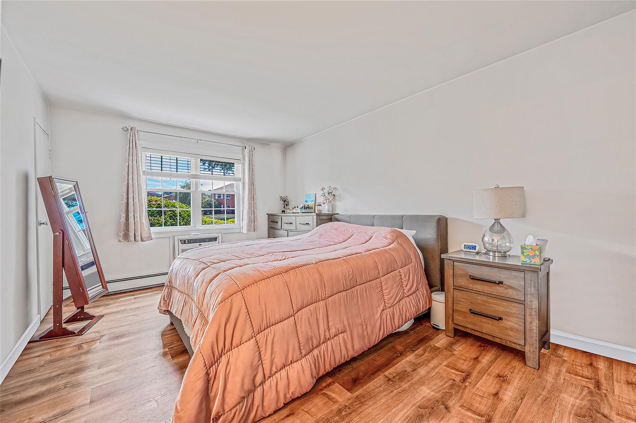 460 Old Town # 8H, Port Jefferson, NY 11776