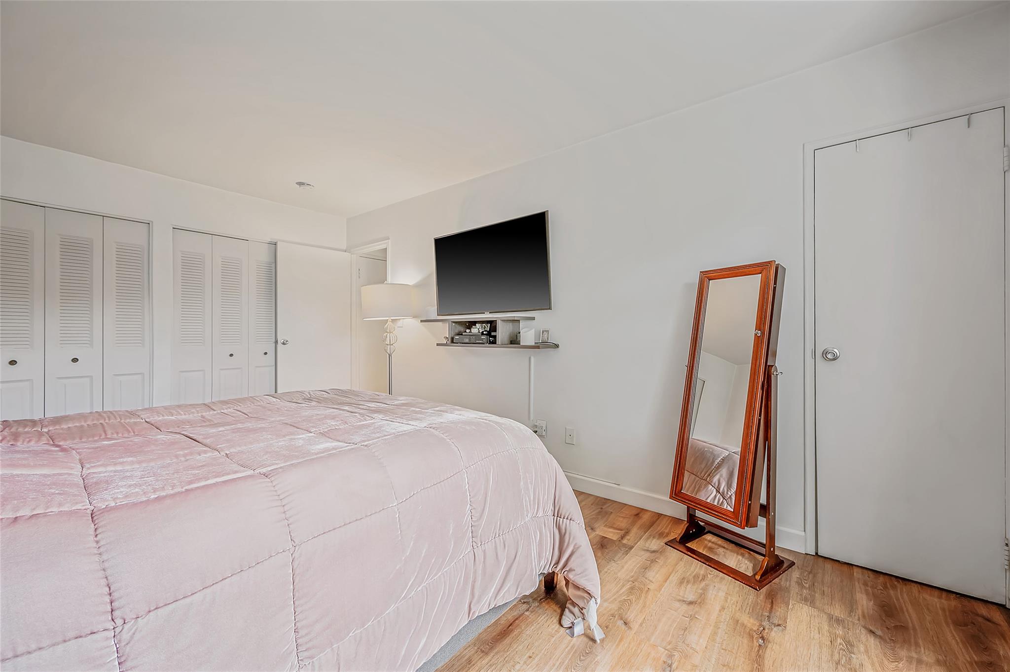 460 Old Town # 8H, Port Jefferson, NY 11776