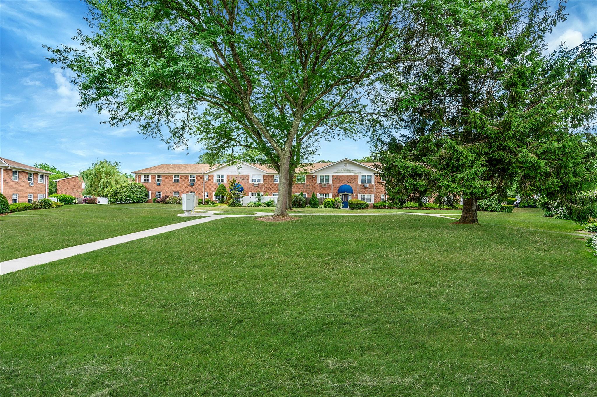 460 Old Town # 8H, Port Jefferson, NY 11776