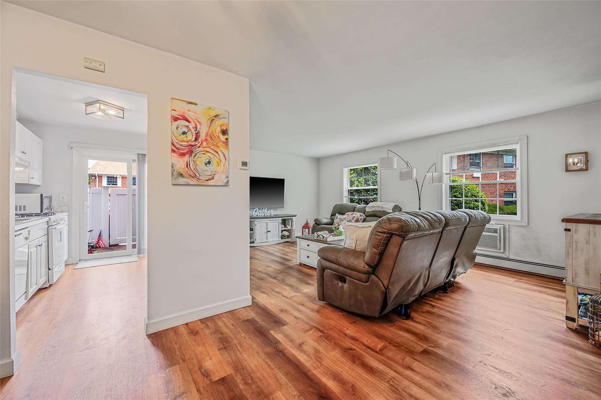 460 Old Town # 8H, Port Jefferson, NY 11776