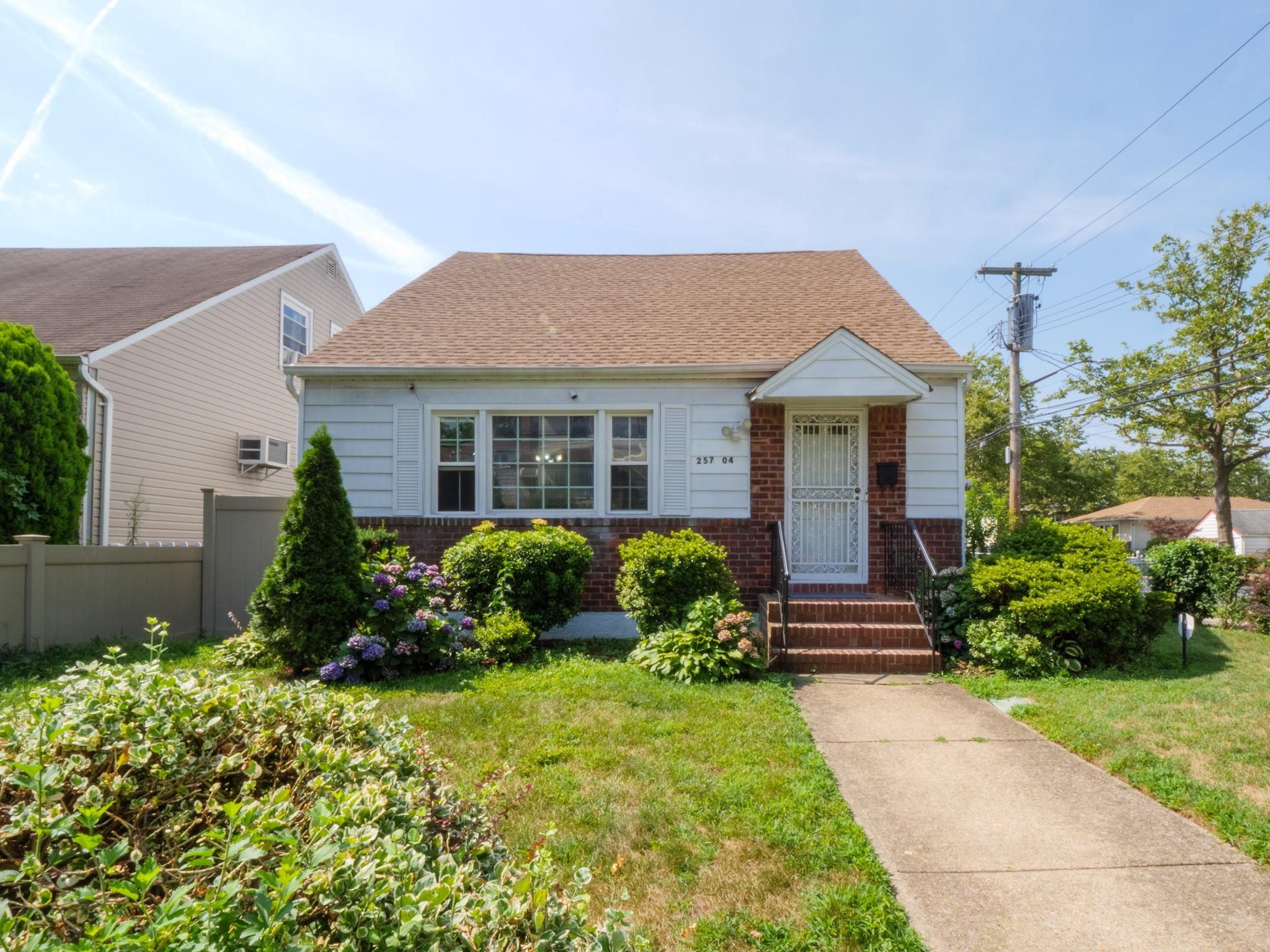 25704 145th Avenue, Rosedale, NY 11422