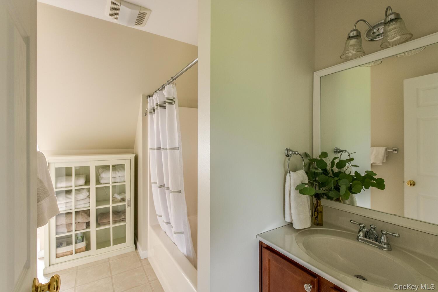 420 Roche Drive, ANCRAMDALE, NY 12503