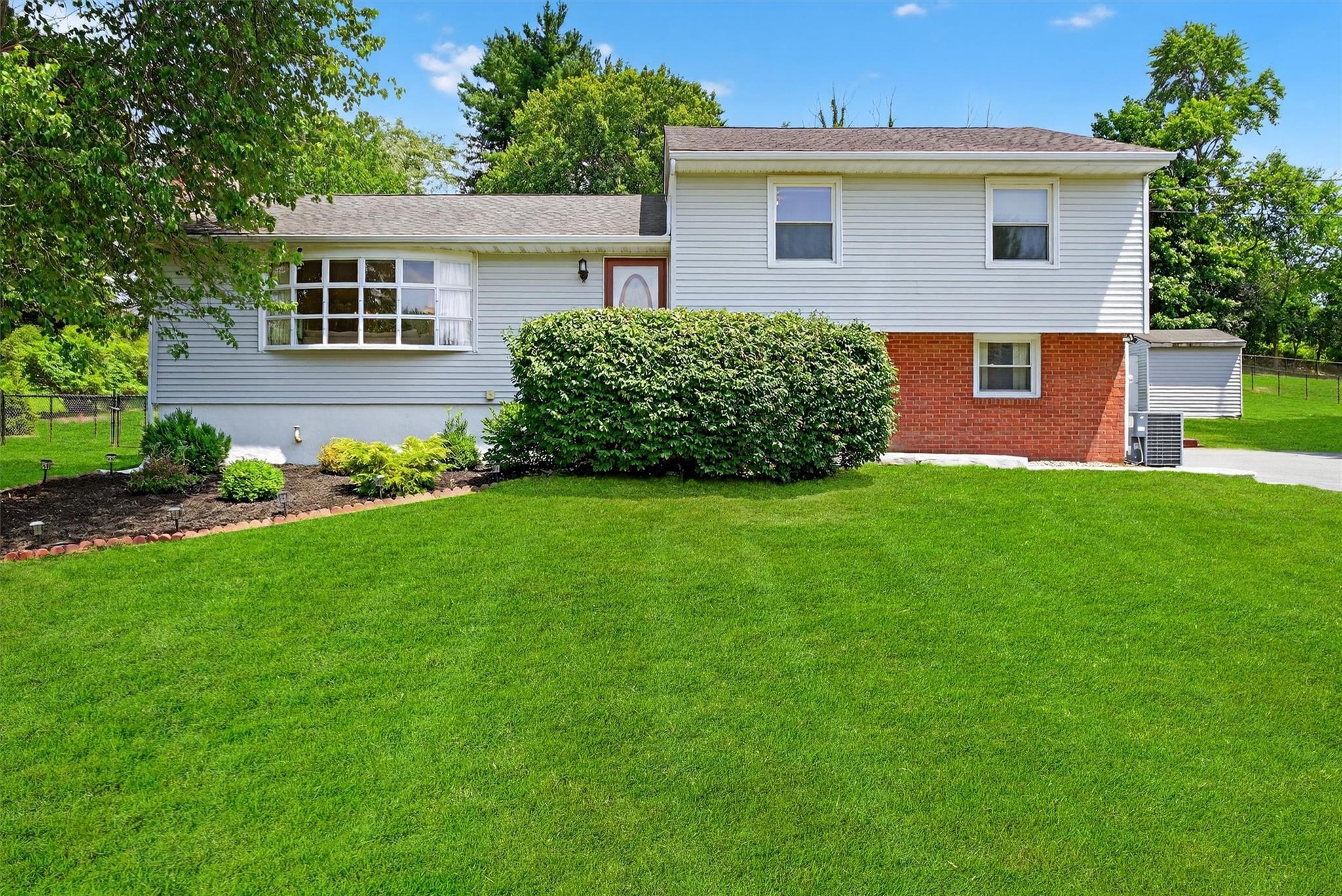 5 Verplanck Avenue, Hopewell Junction, NY 12533