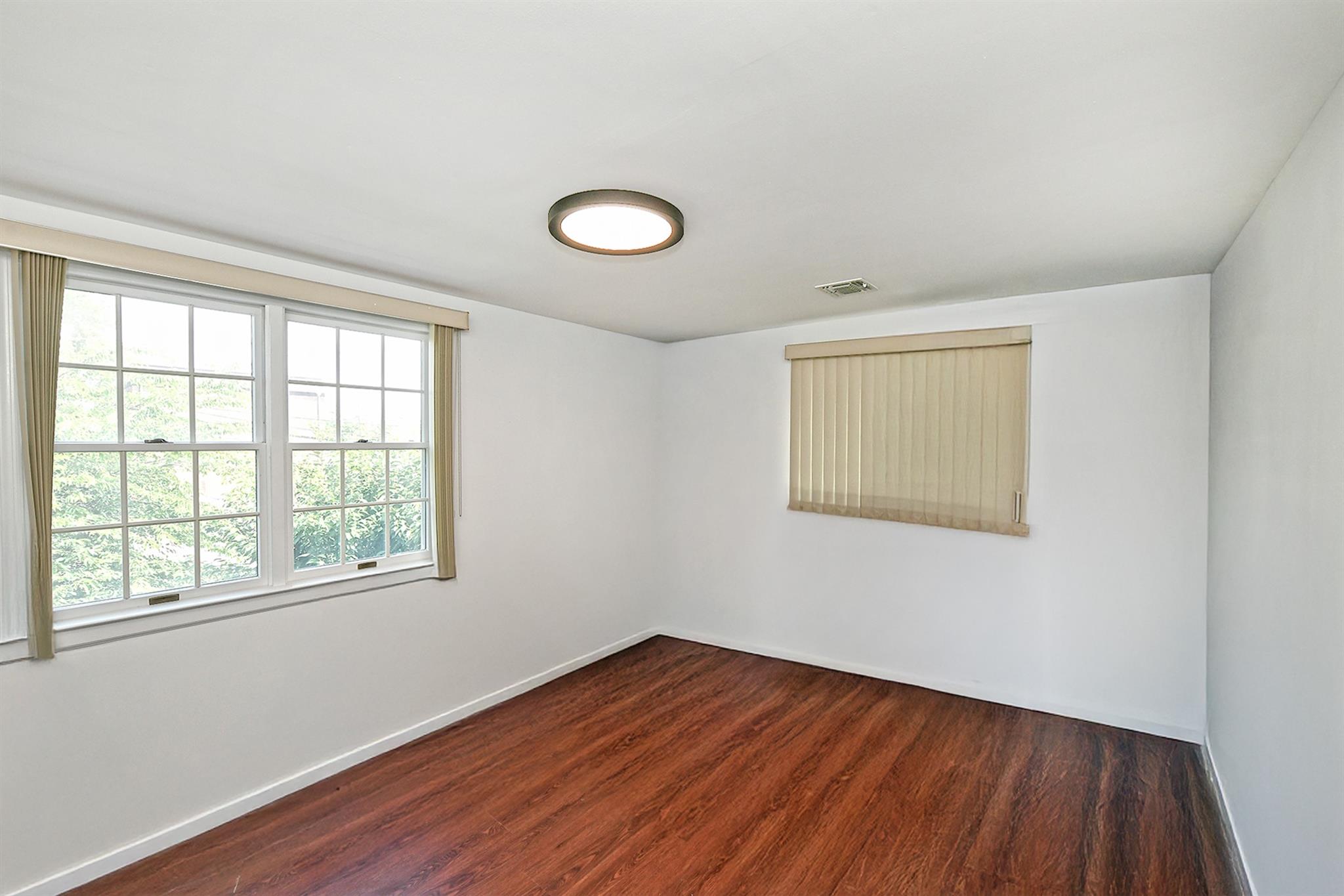 150 Bayview Avenue, Port Washington, NY 11050