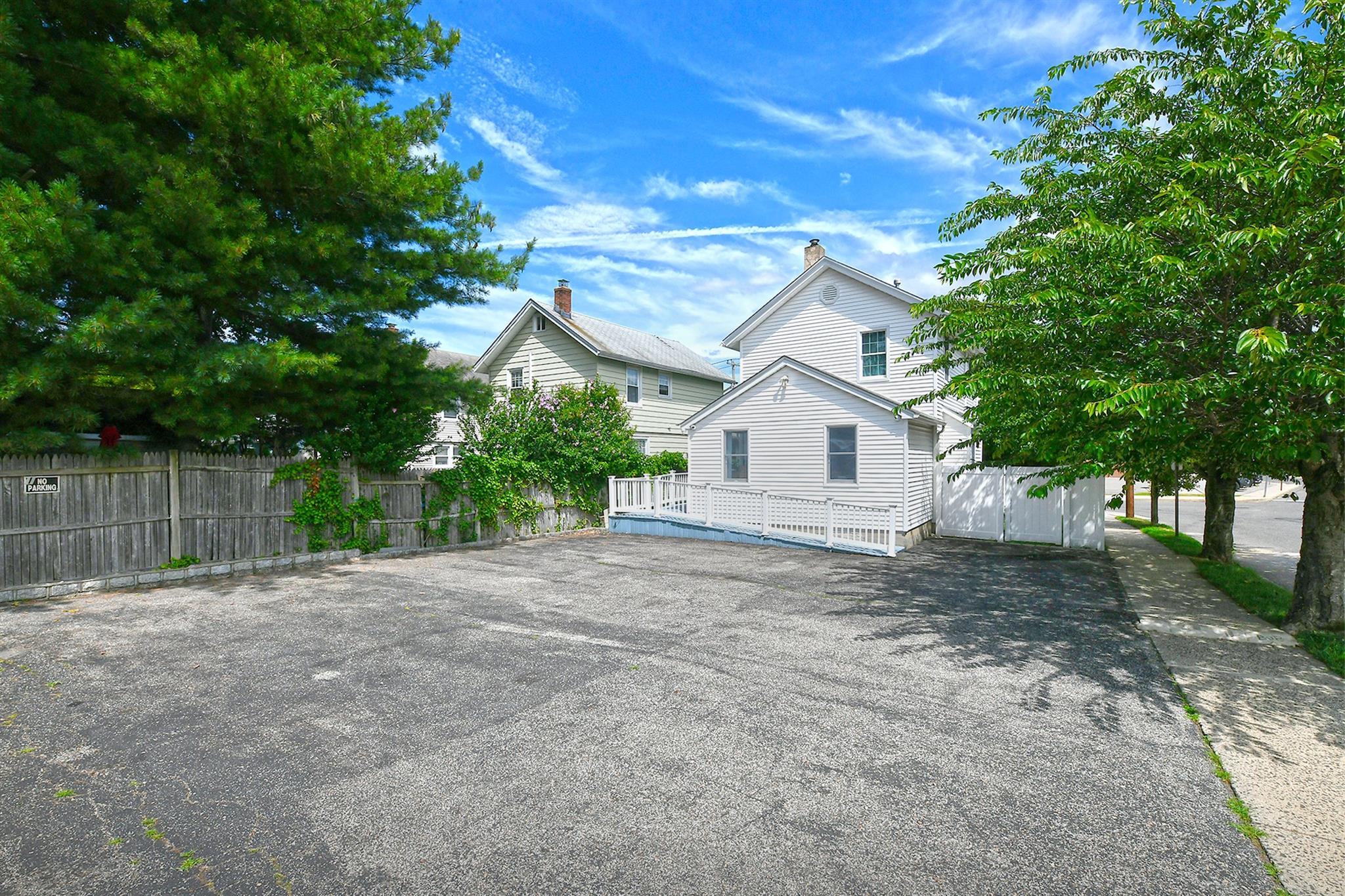 150 Bayview Avenue, Port Washington, NY 11050