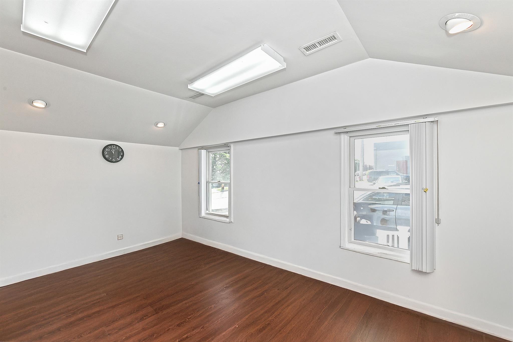 150 Bayview Avenue, Port Washington, NY 11050