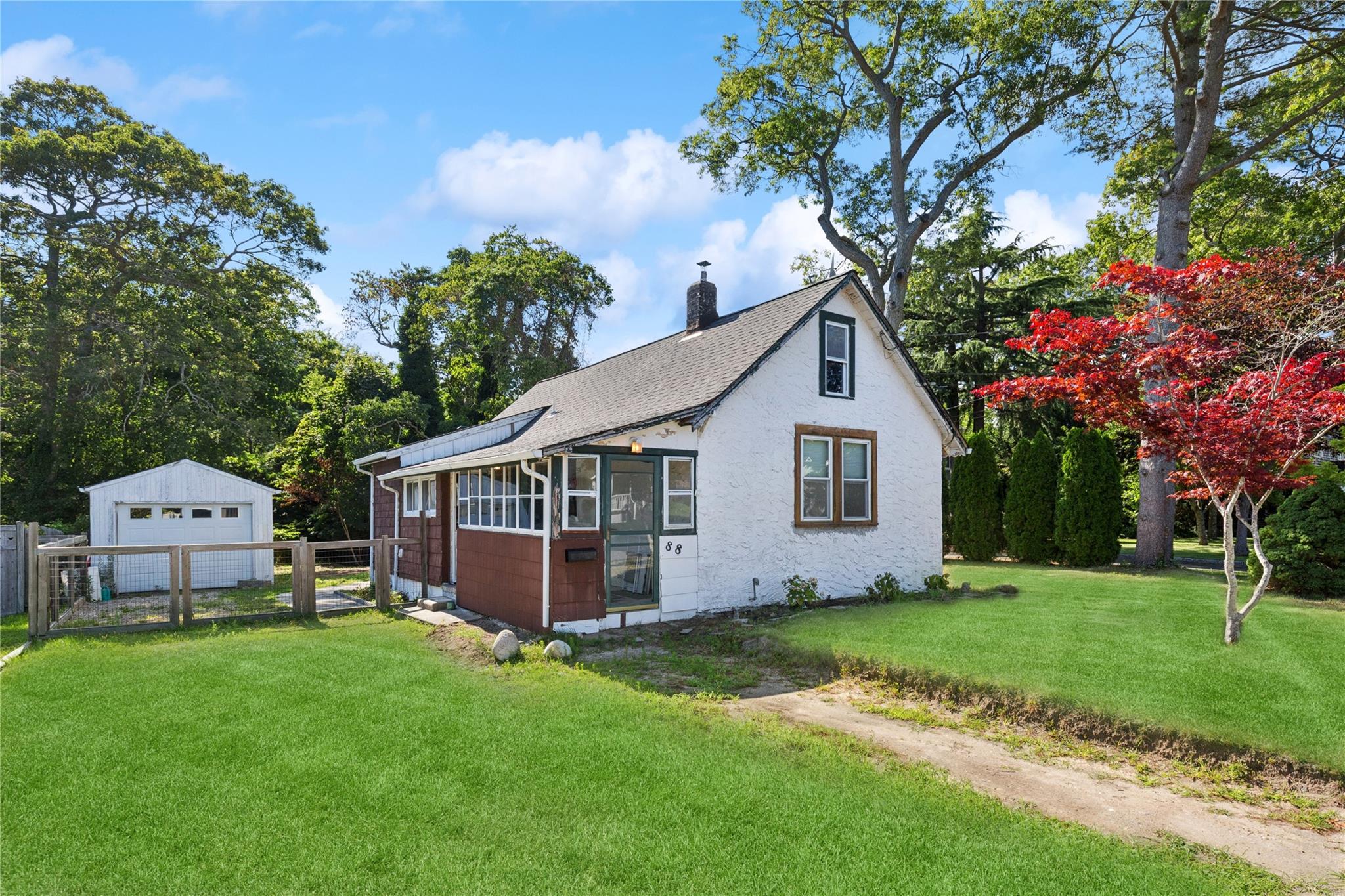 88 Cliff Avenue, Sayville, NY 11782