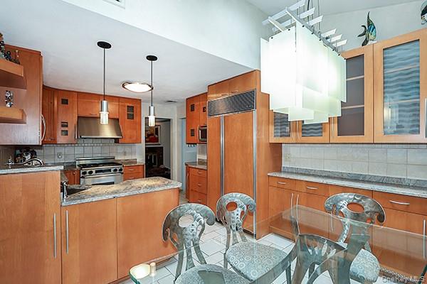 39 Harvard Drive, Woodbury, NY 11797