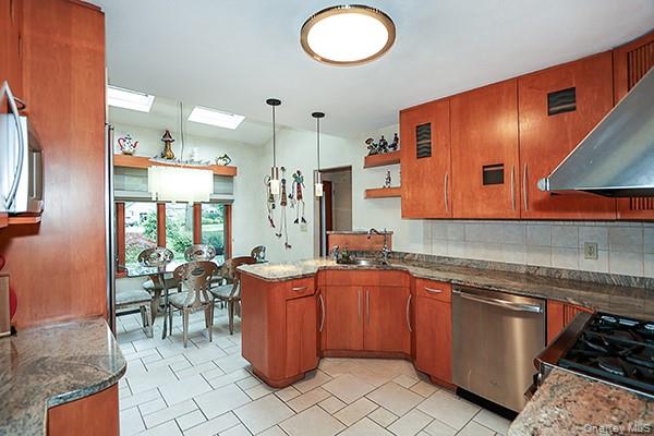 39 Harvard Drive, Woodbury, NY 11797