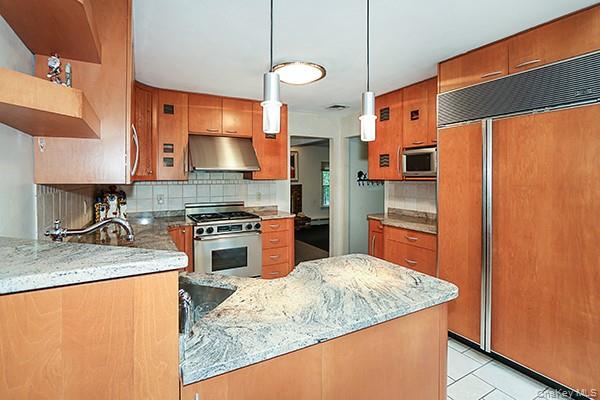 39 Harvard Drive, Woodbury, NY 11797