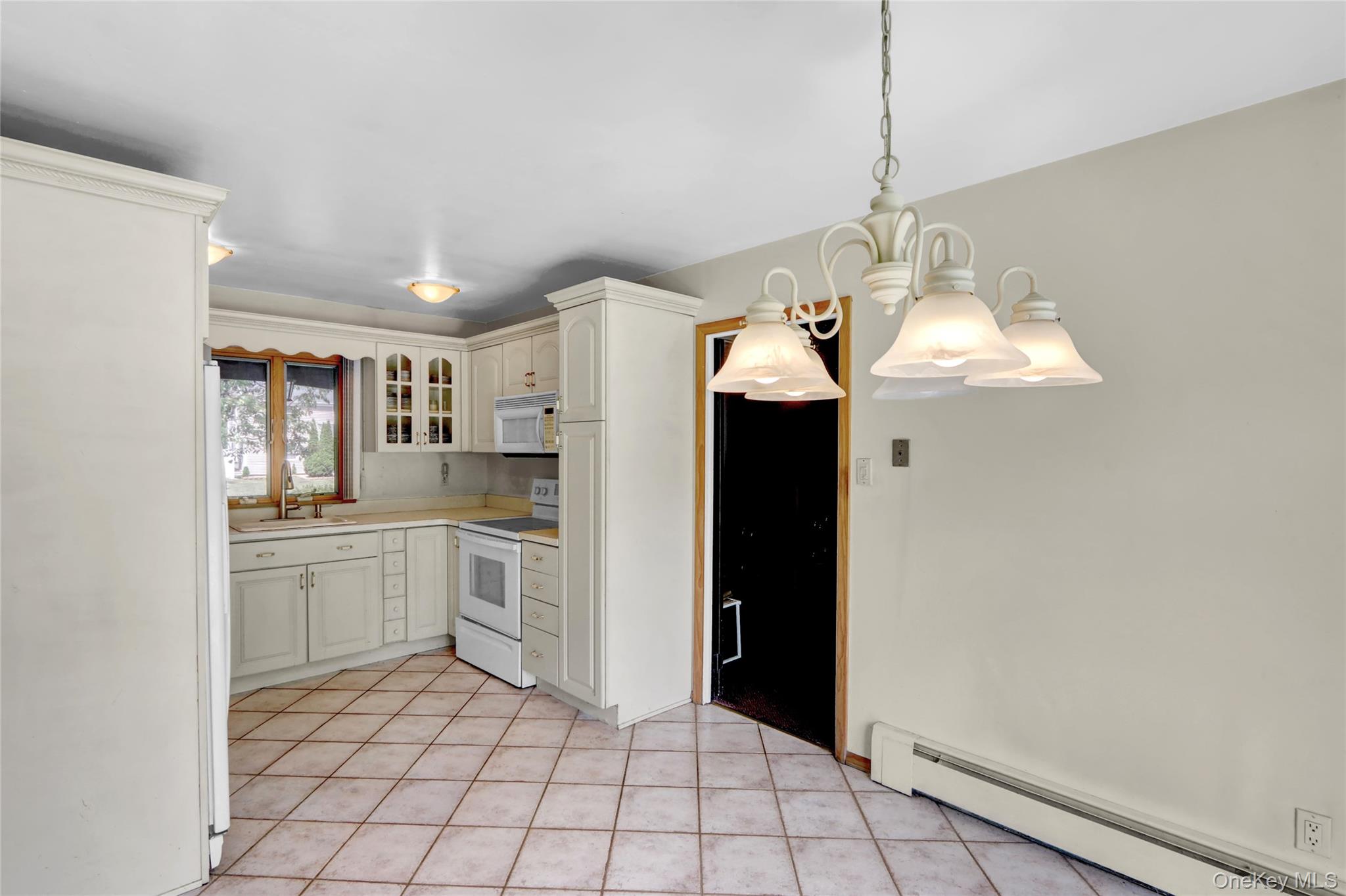 4 Tulip Grove Drive, Lake Grove, NY 11755