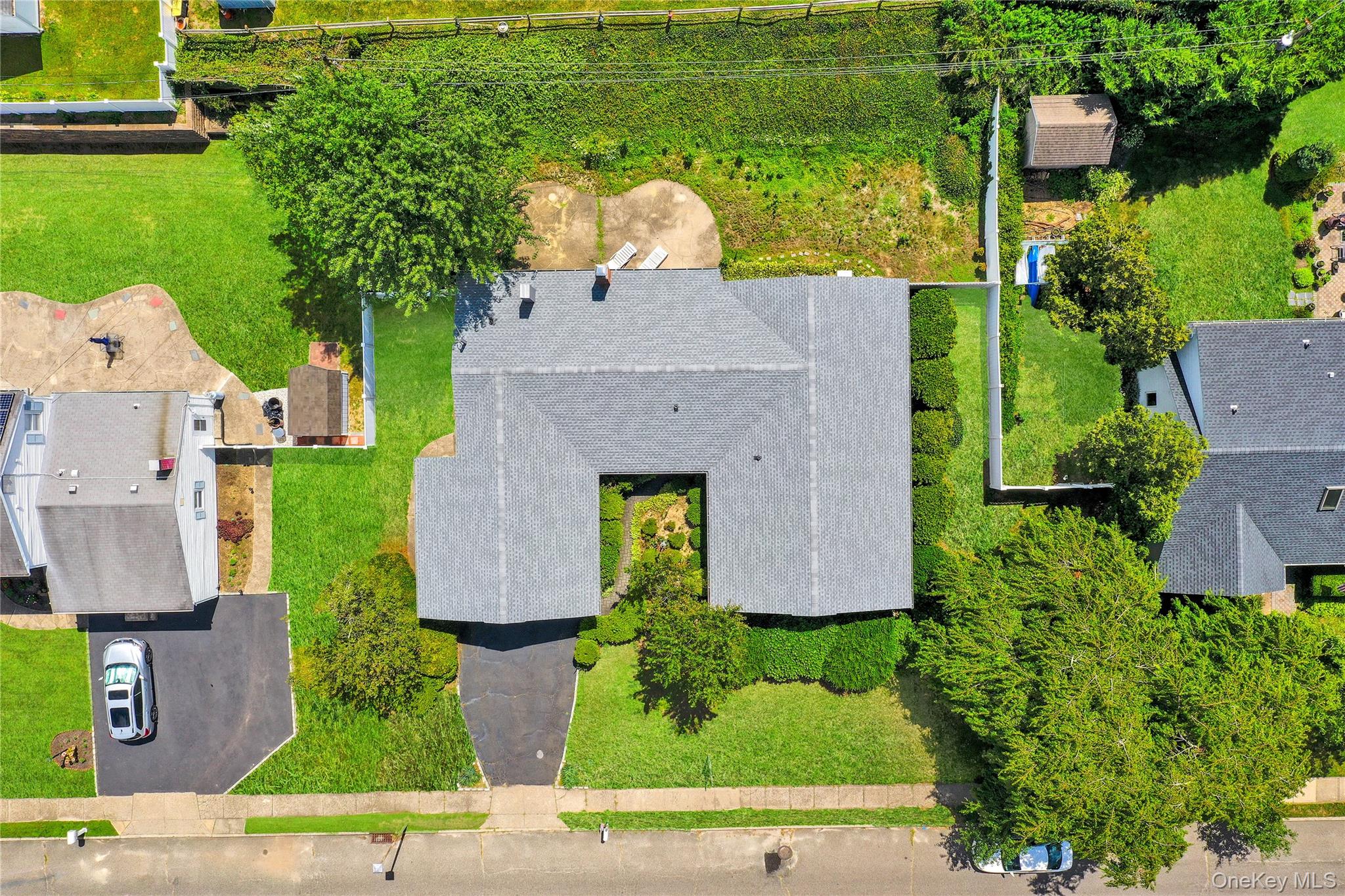 4 Tulip Grove Drive, Lake Grove, NY 11755