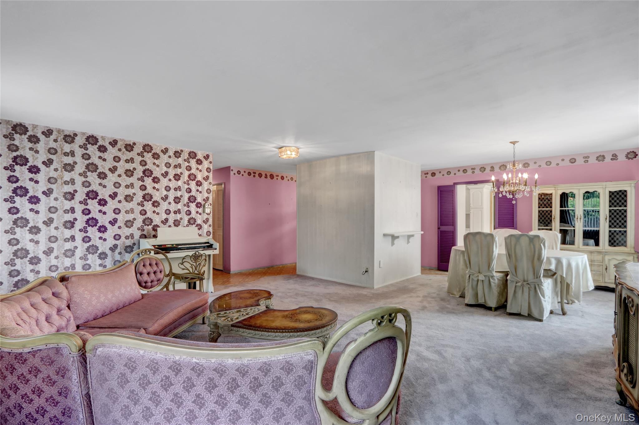 4 Tulip Grove Drive, Lake Grove, NY 11755