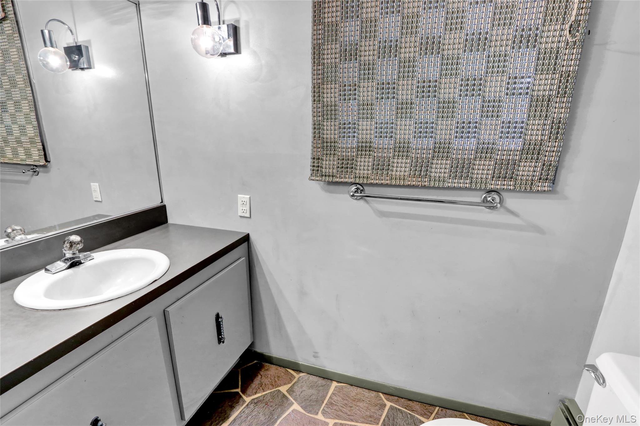 4 Tulip Grove Drive, Lake Grove, NY 11755