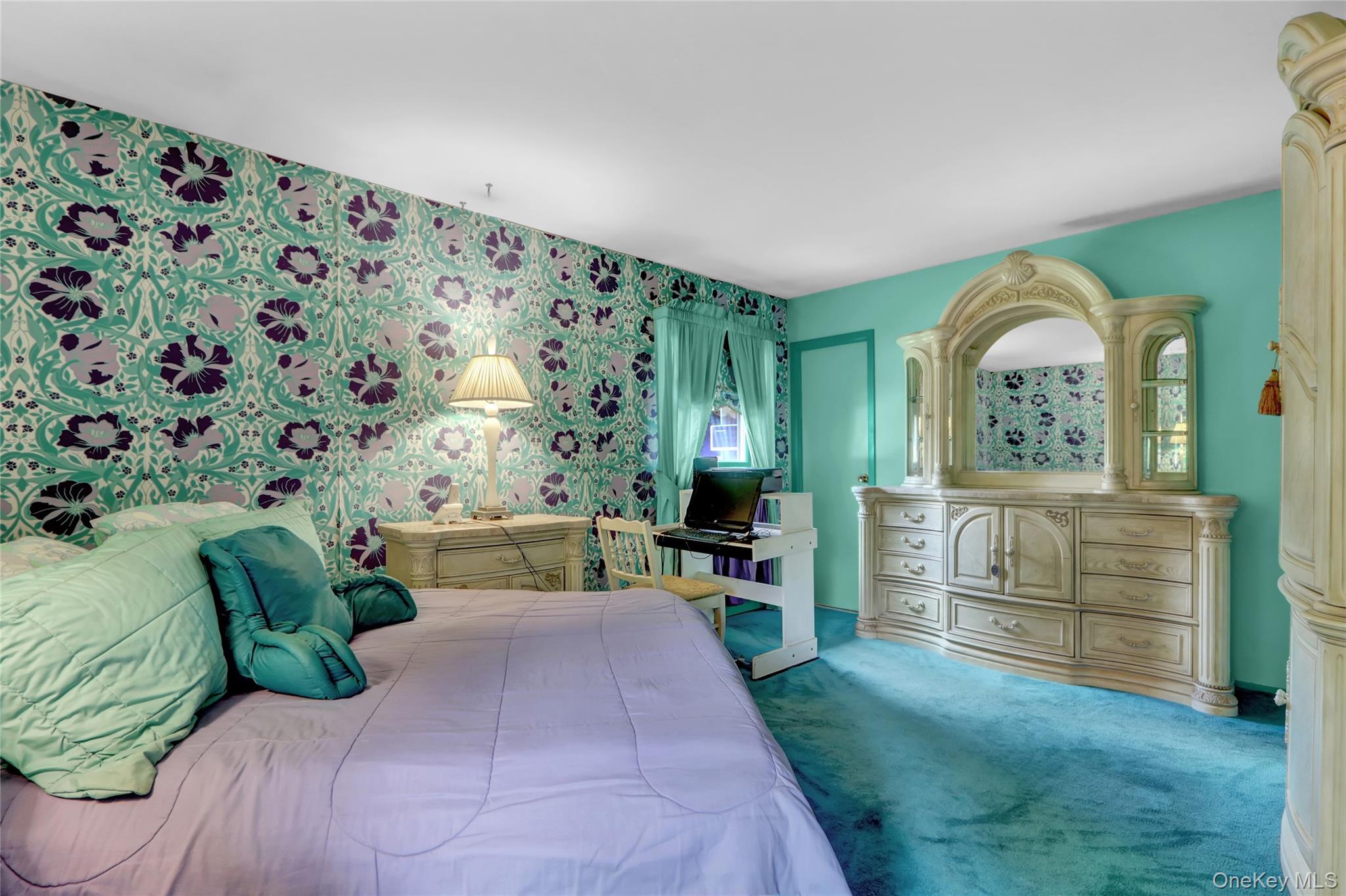 4 Tulip Grove Drive, Lake Grove, NY 11755