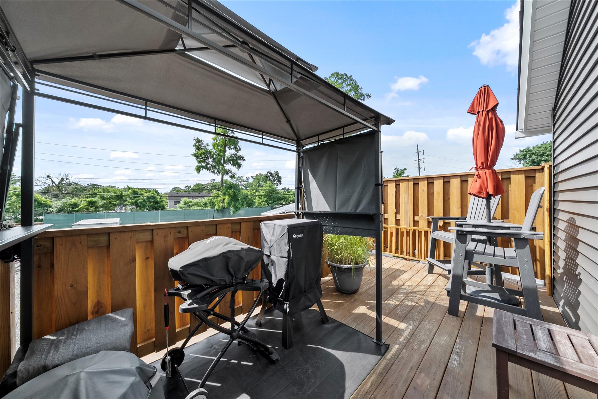 296 N Main Street, Sayville, NY 11782